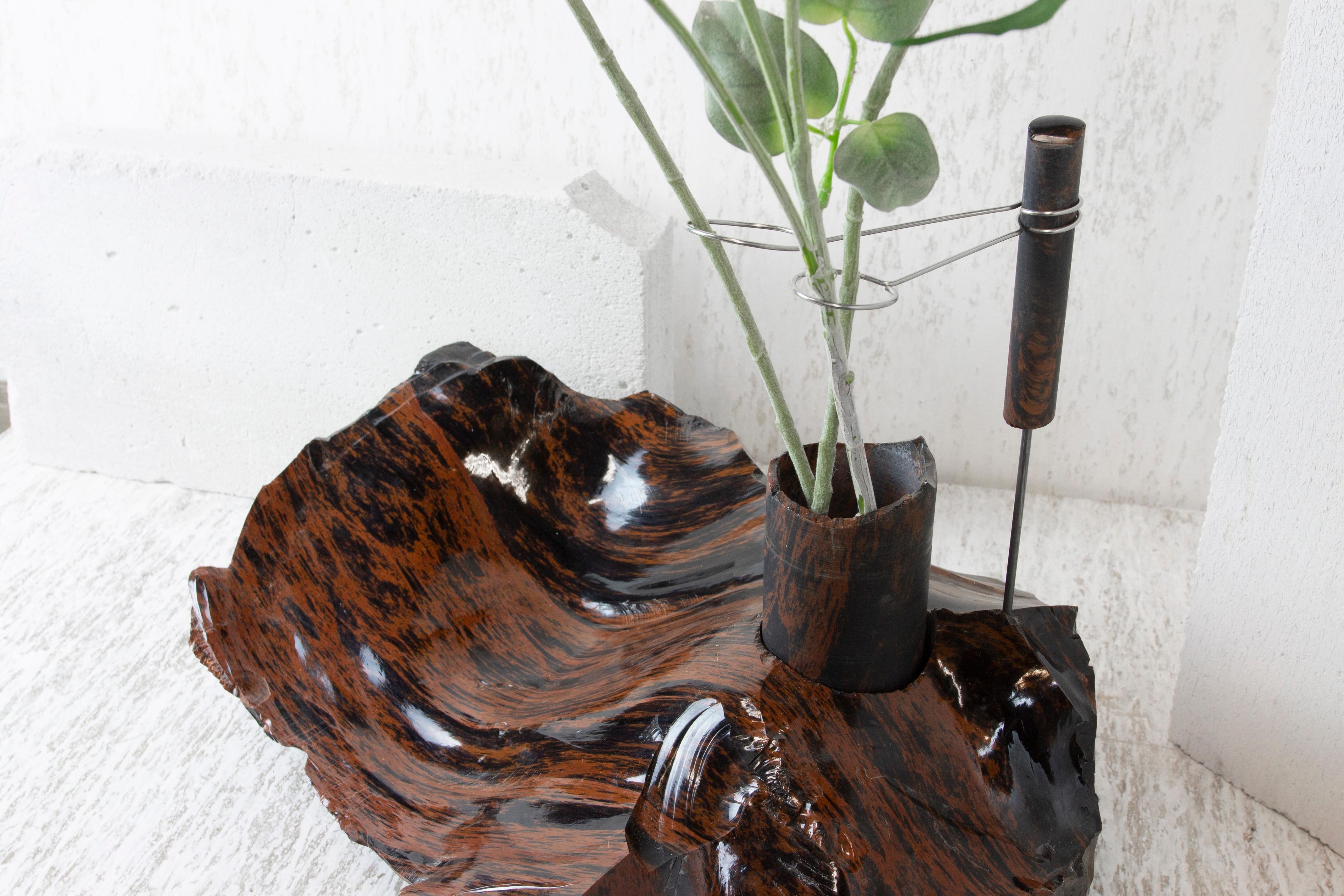 Vaso di fiori di ossidiana in mogano di Studio A In condizioni Nuovo in vendita a Geneve, CH
