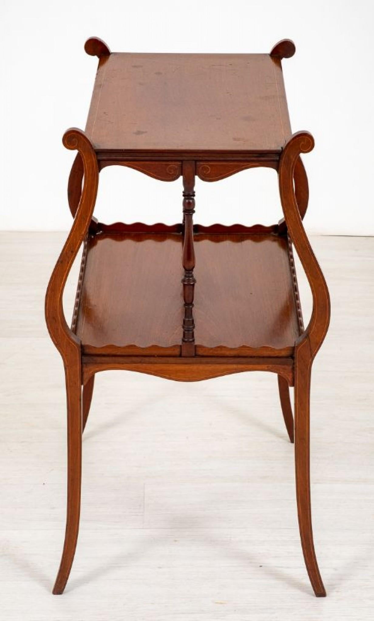 Table d'appoint en acajou avec incrustation de tables, 1900 en vente 1