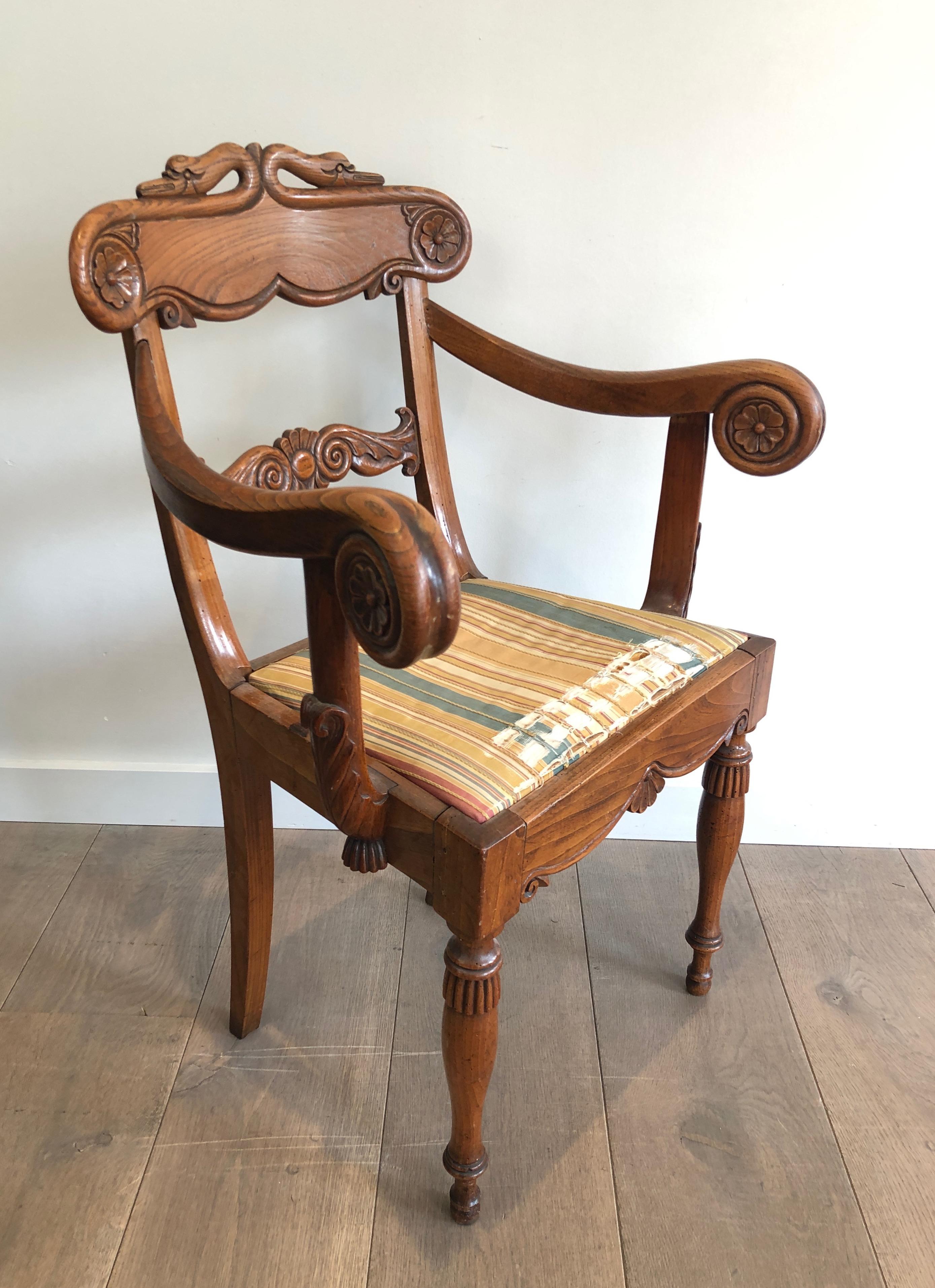 Fauteuil de bureau en acajou avec décorations en col de cygne  de la période Régence anglaise en vente 5