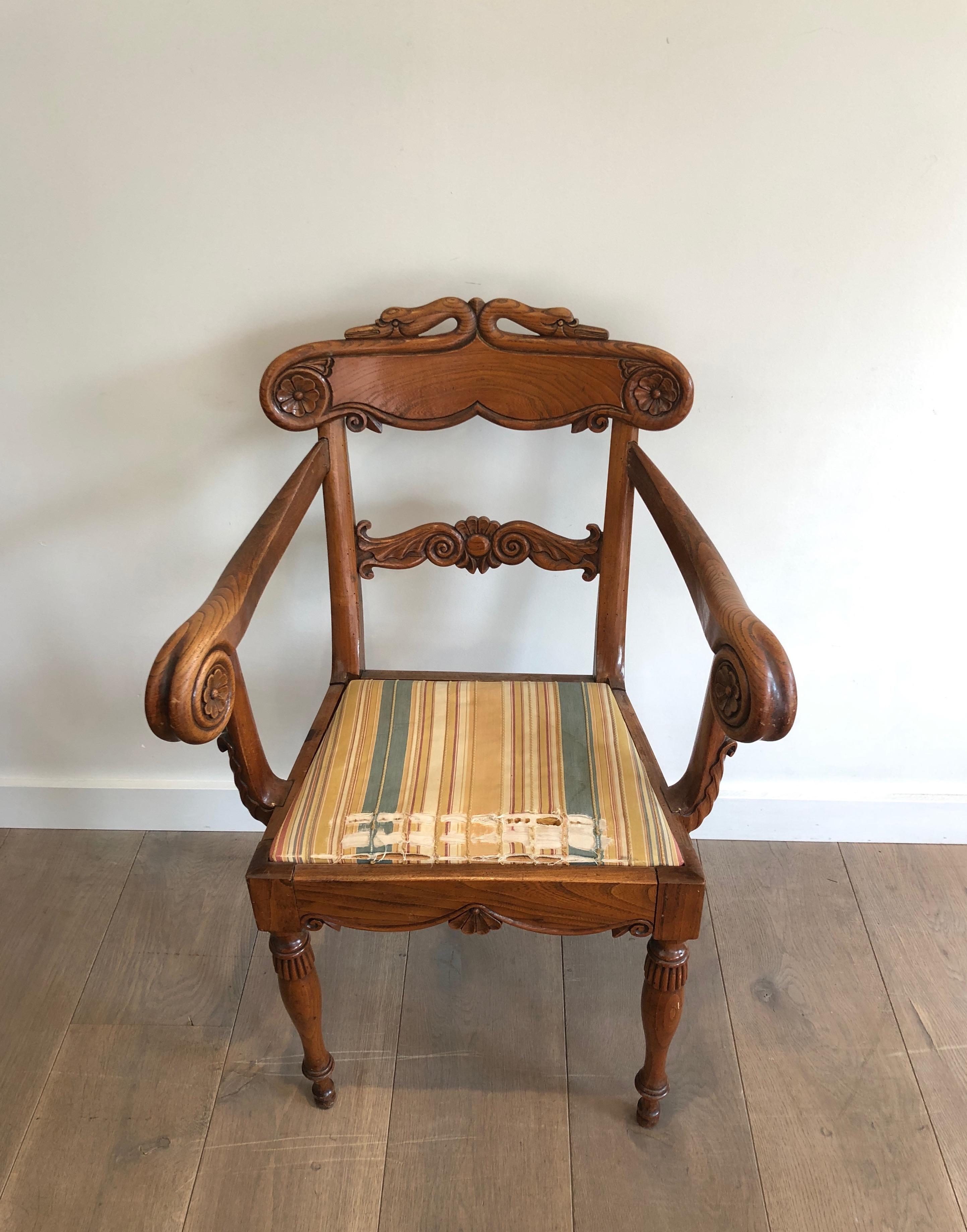 Fauteuil de bureau en acajou avec décorations en col de cygne  de la période Régence anglaise en vente 6