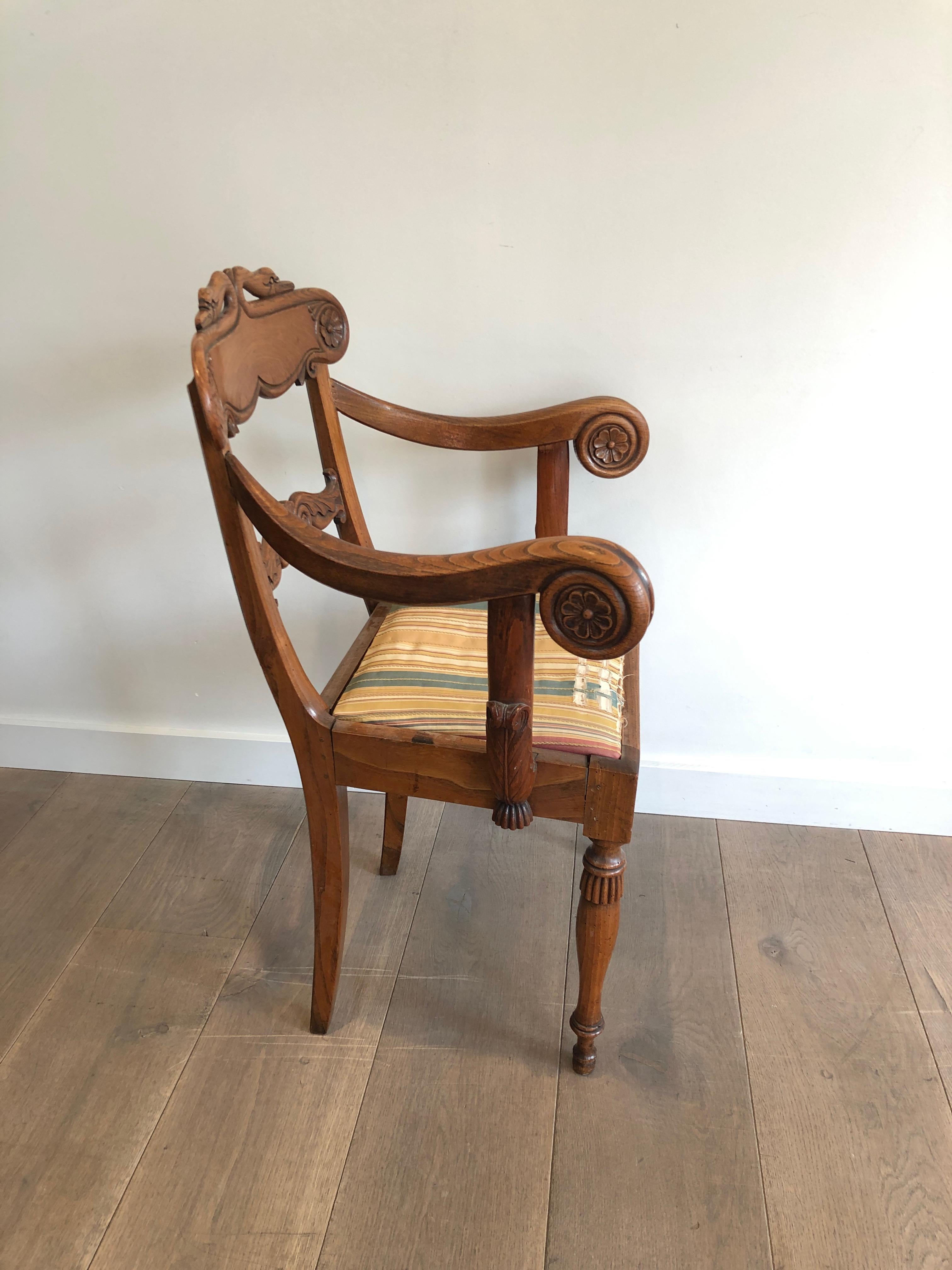 Fauteuil de bureau en acajou avec décorations en col de cygne  de la période Régence anglaise en vente 7