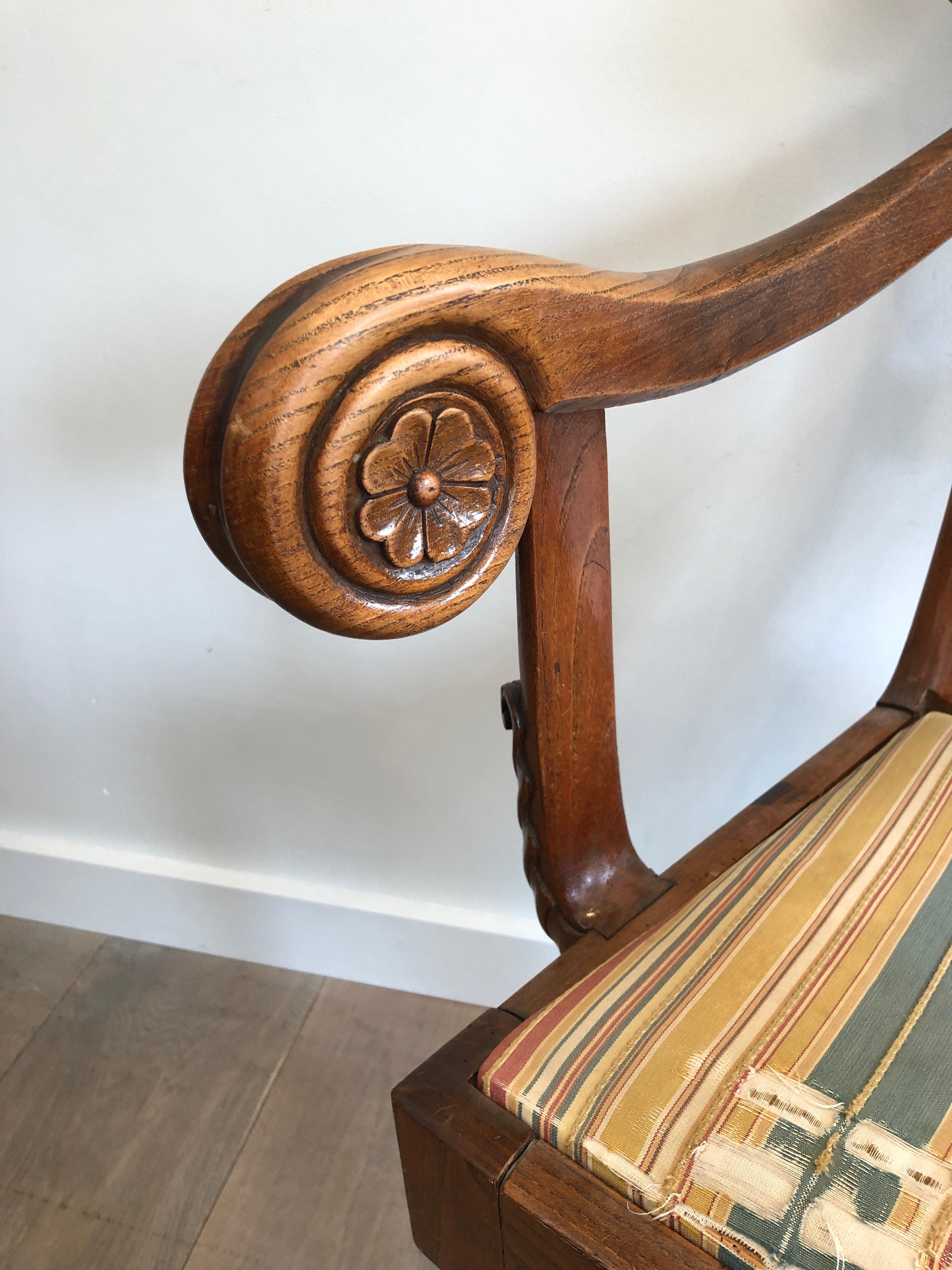 Fauteuil de bureau en acajou avec décorations en col de cygne  de la période Régence anglaise en vente 9