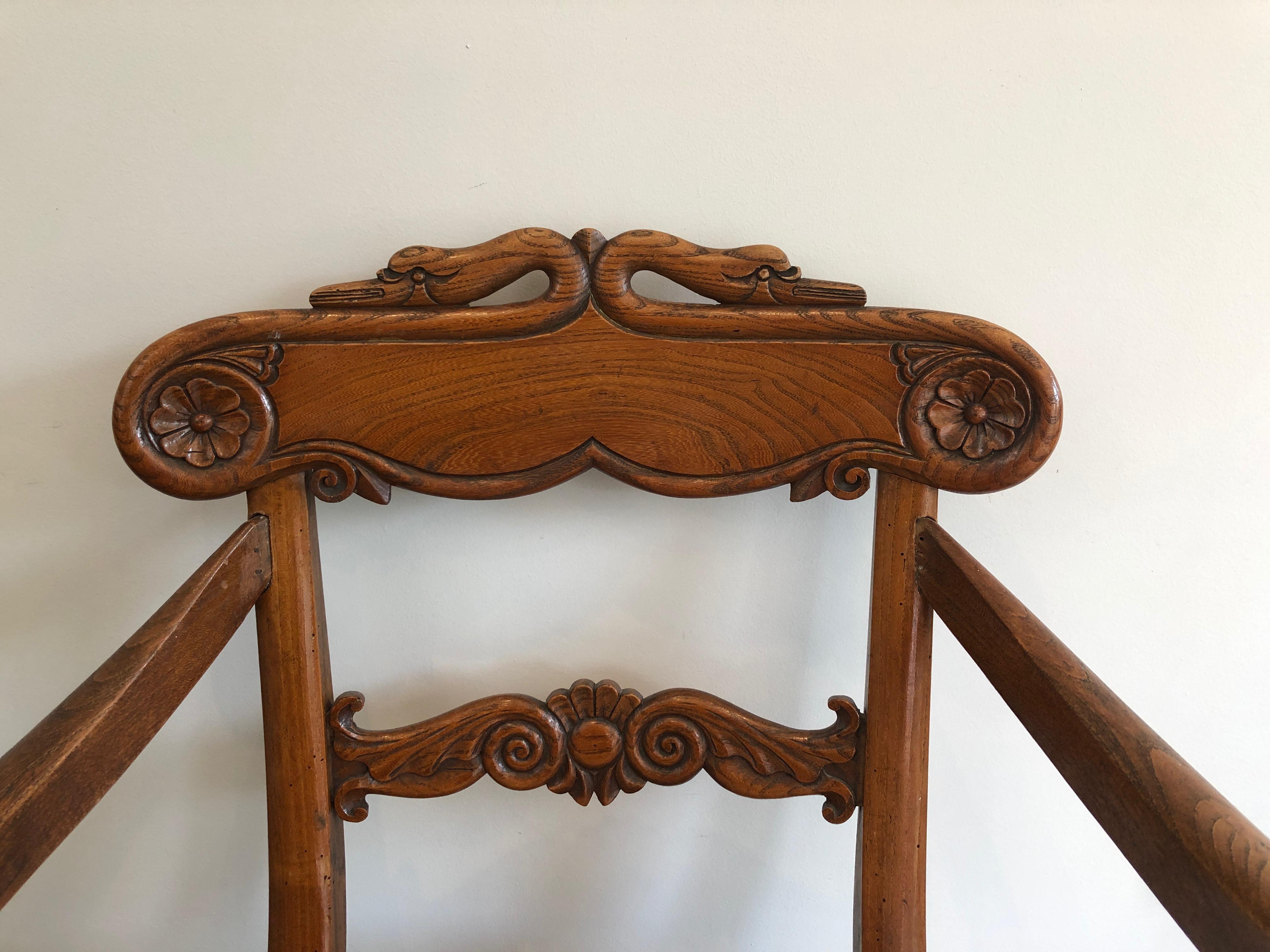 Regency Fauteuil de bureau en acajou avec décorations en col de cygne  de la période Régence anglaise en vente
