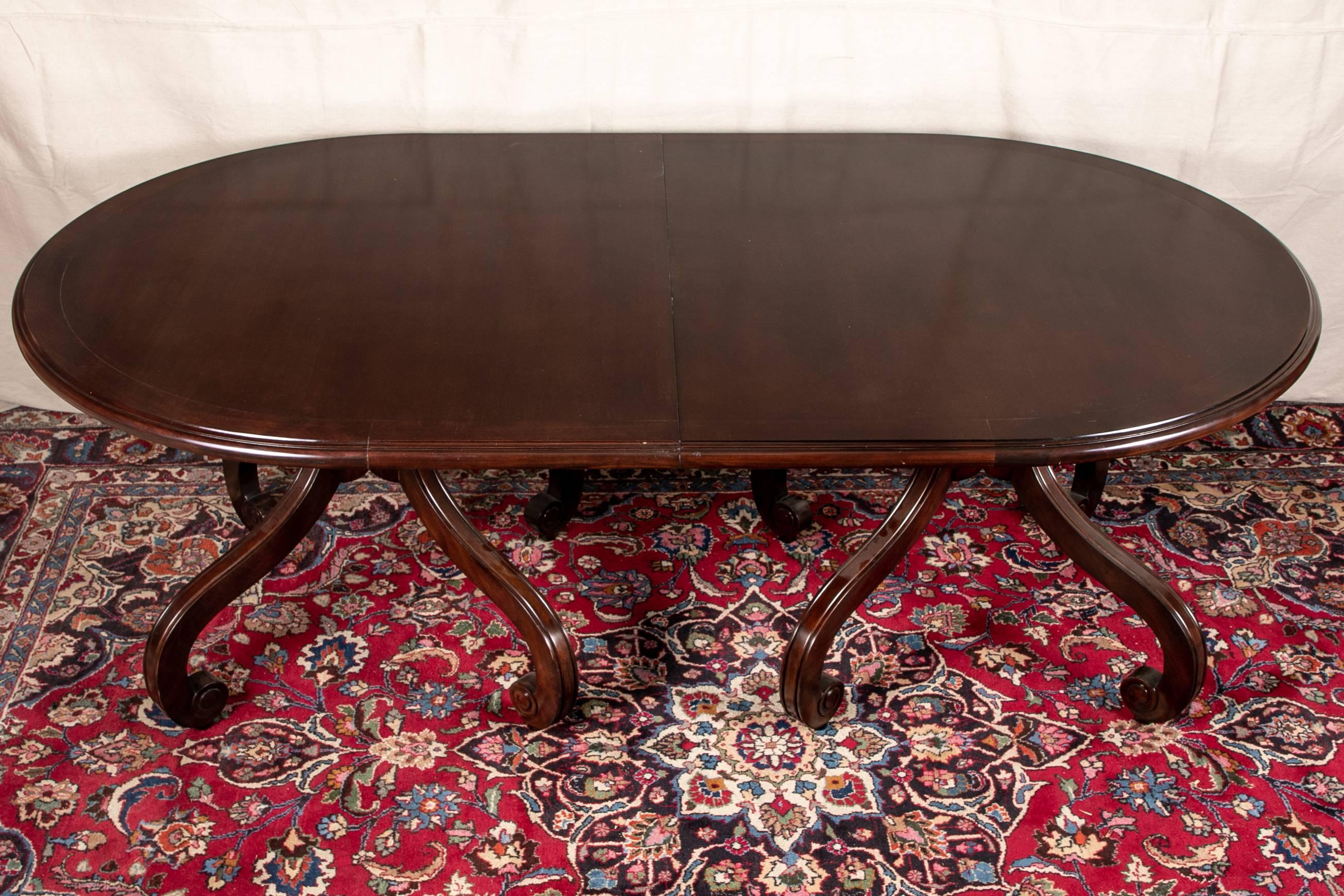 20th Century Mahogany Oval Dining Table