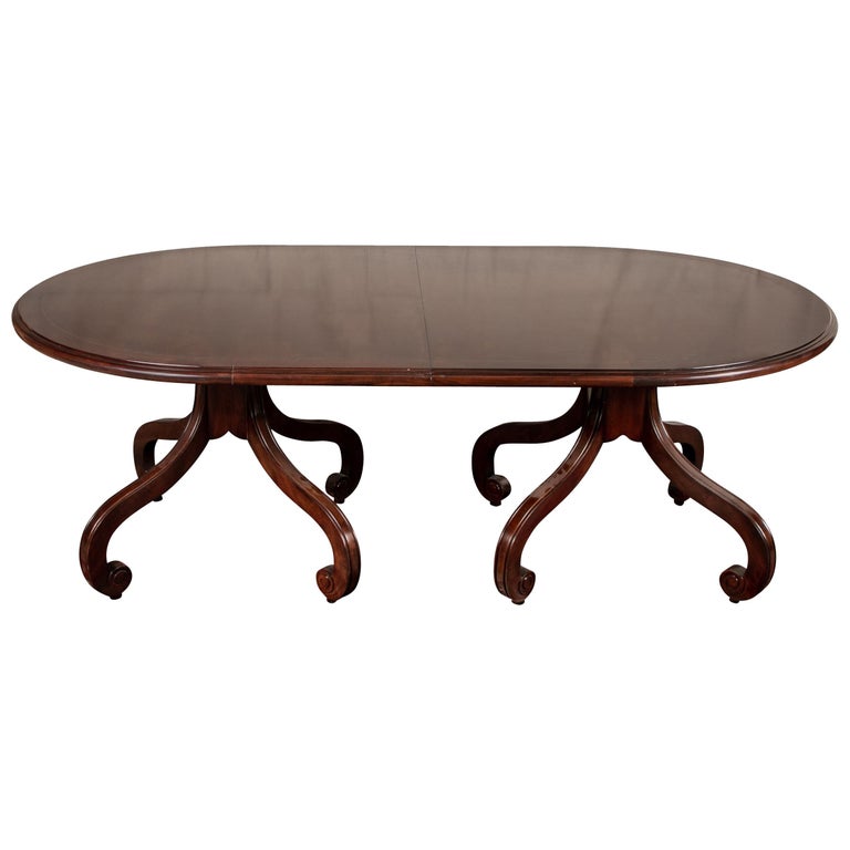Mahogany Oval Dining Table For Sale at 1stDibs