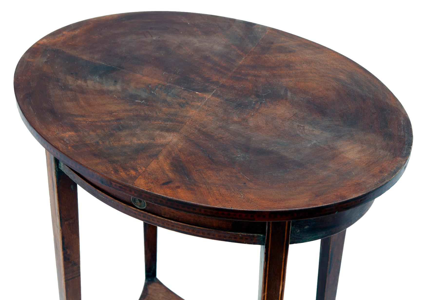 Mahogany Oval Side Tables; a pair In Good Condition For Sale In Malibu, CA
