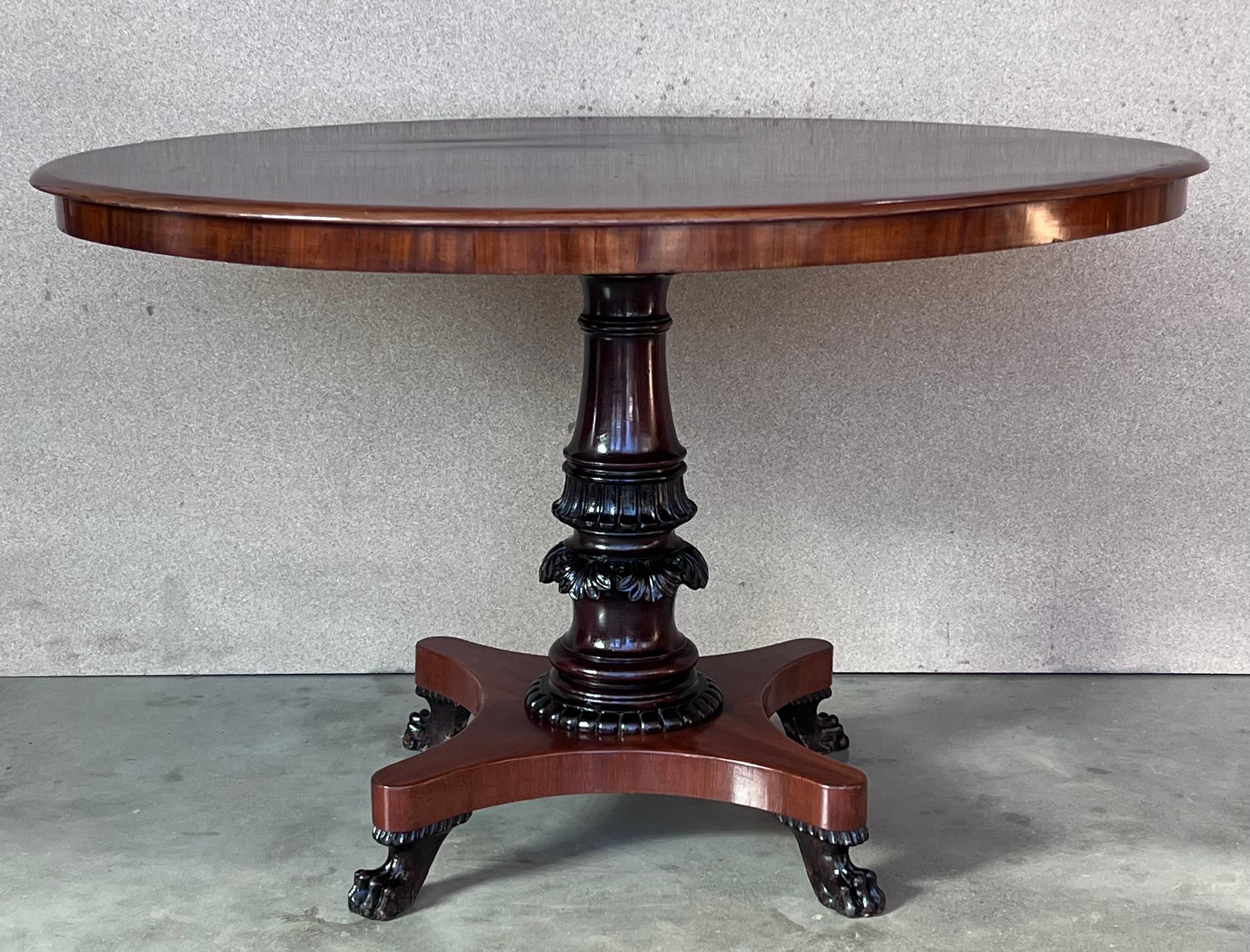 Ovaler Mahagoni-Tisch, um das 19. Jahrhundert (Viktorianisch) im Angebot