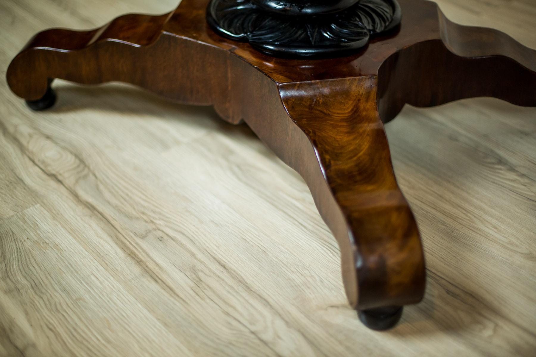 Mahogany, Oval Table, circa the 19th Century 2