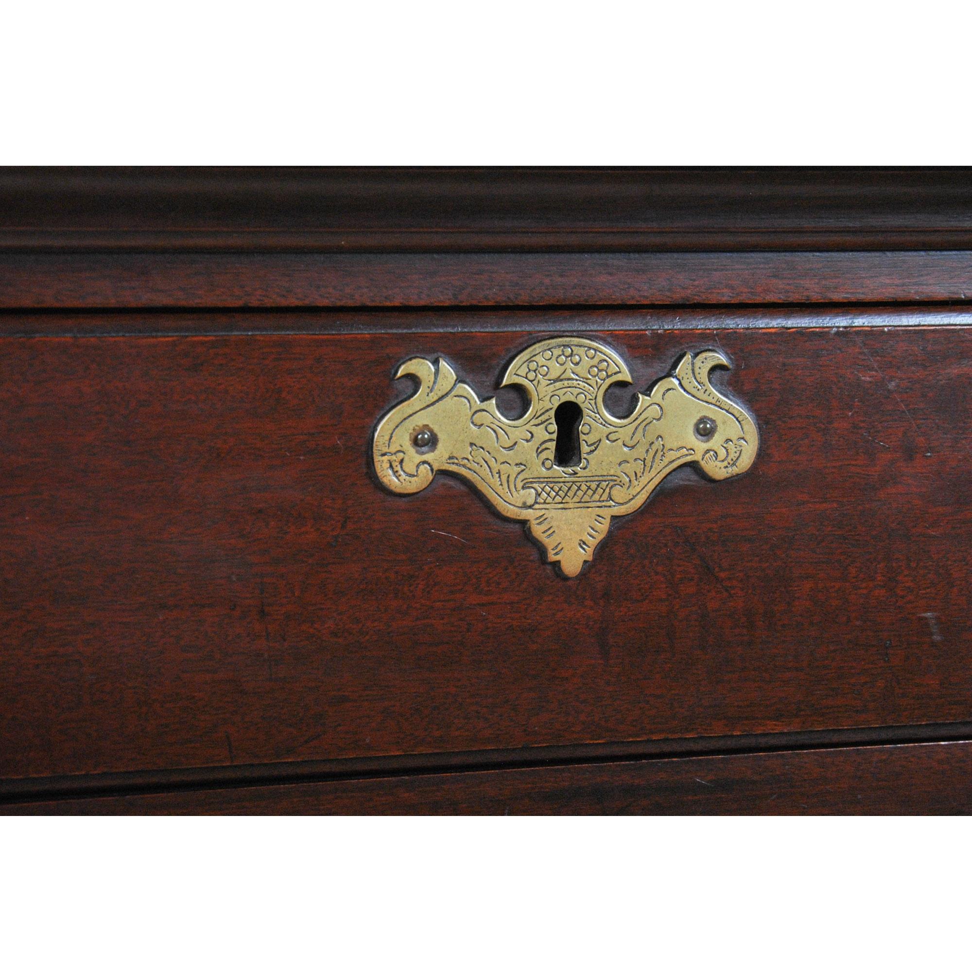 Mahogany Paine Chippendale Lowboy In Fair Condition In Annville, PA