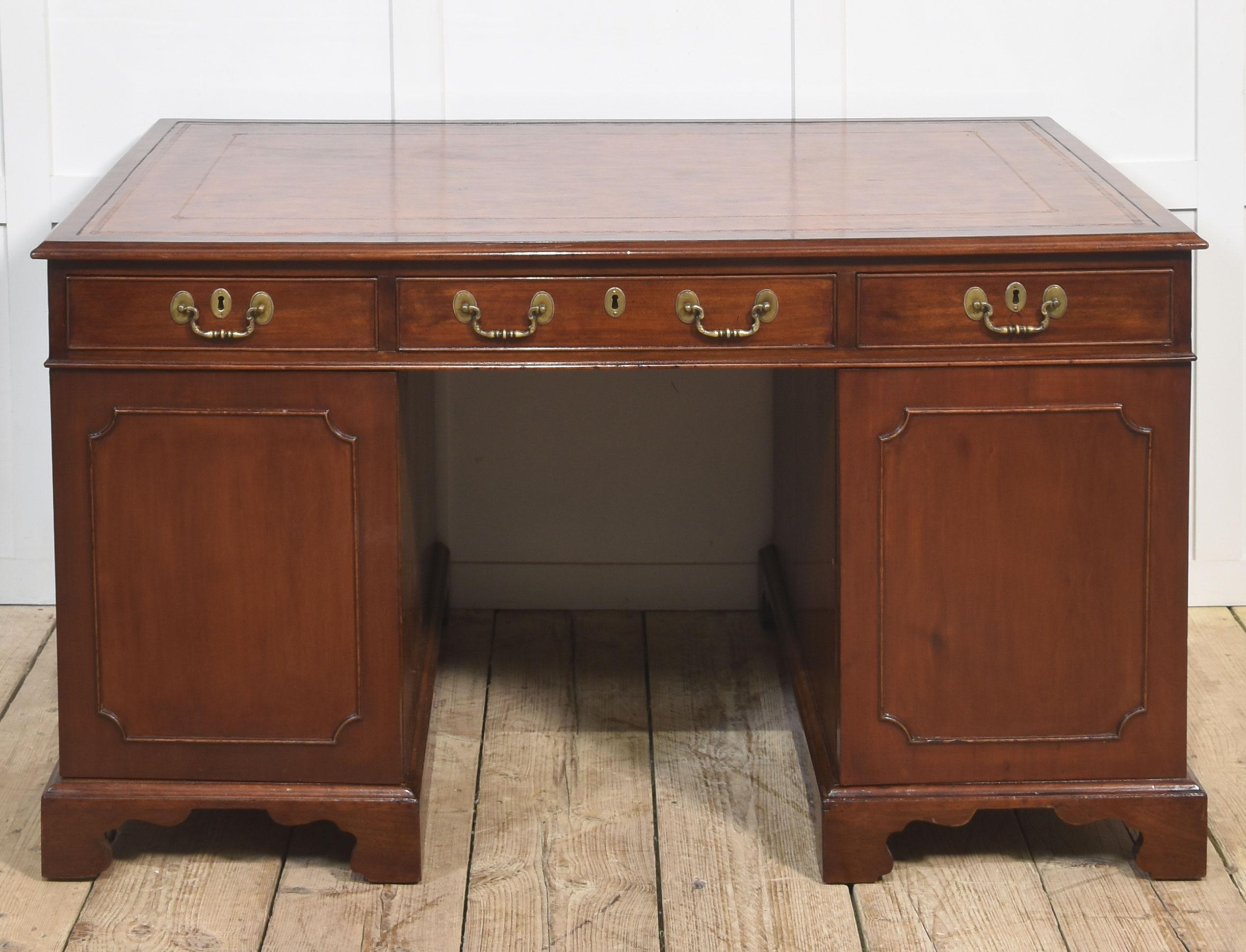 Mahogany partners desk For Sale 8