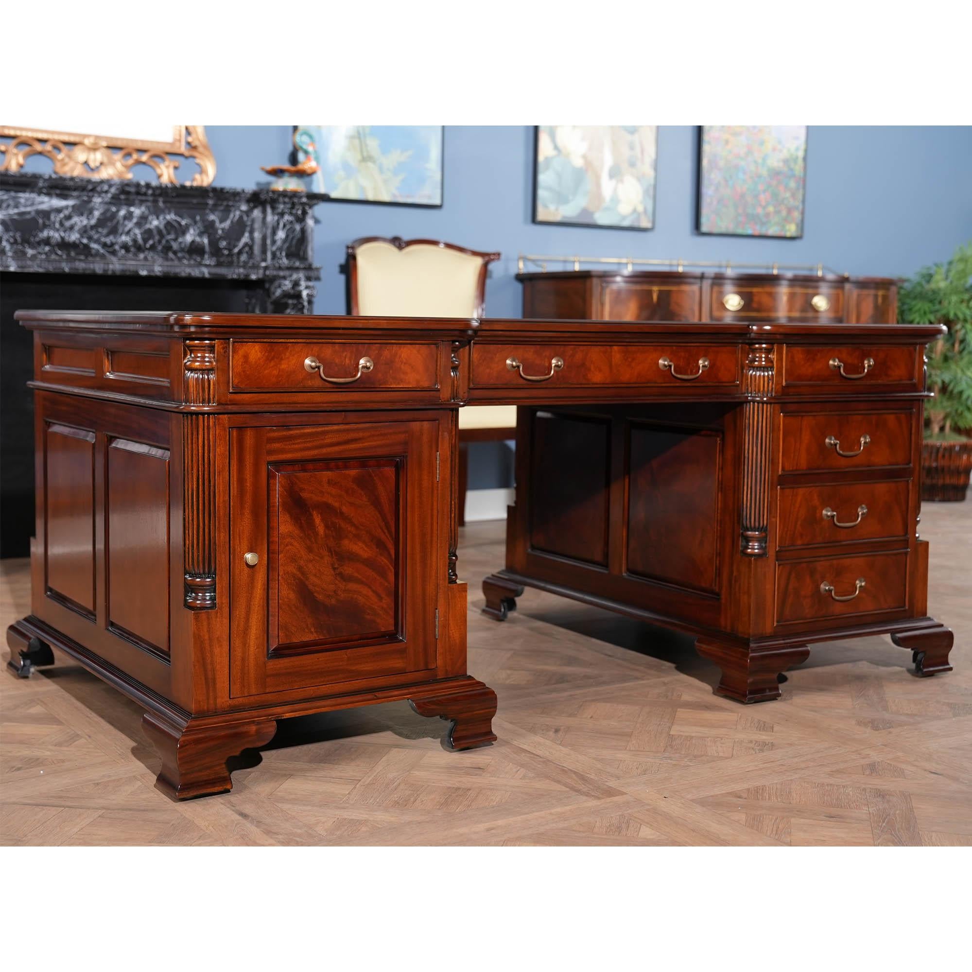 Bureau des partenaires en acajou Neuf - En vente à Annville, PA