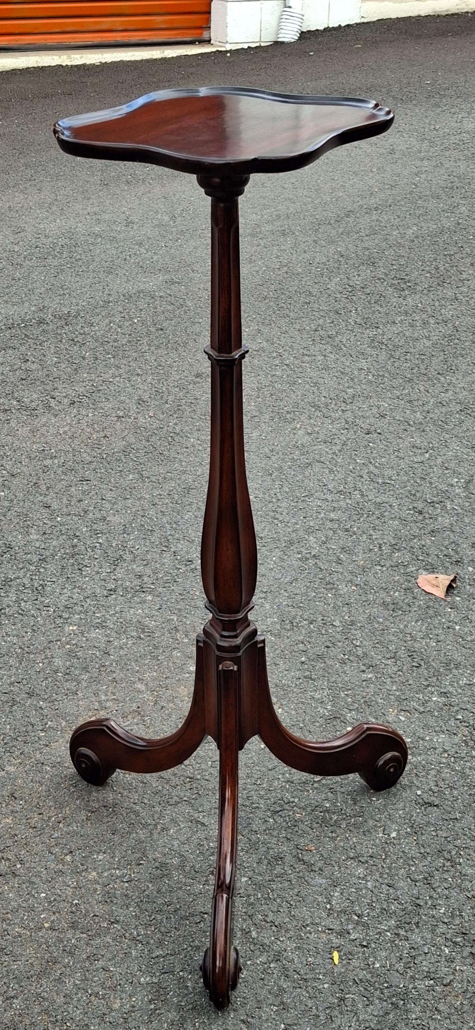 A Federal Style Mahogany Pedestal Scrolled Tripod Floor Candle Stand Pedestal
MEASUREMENTS: 18″ wide x 18