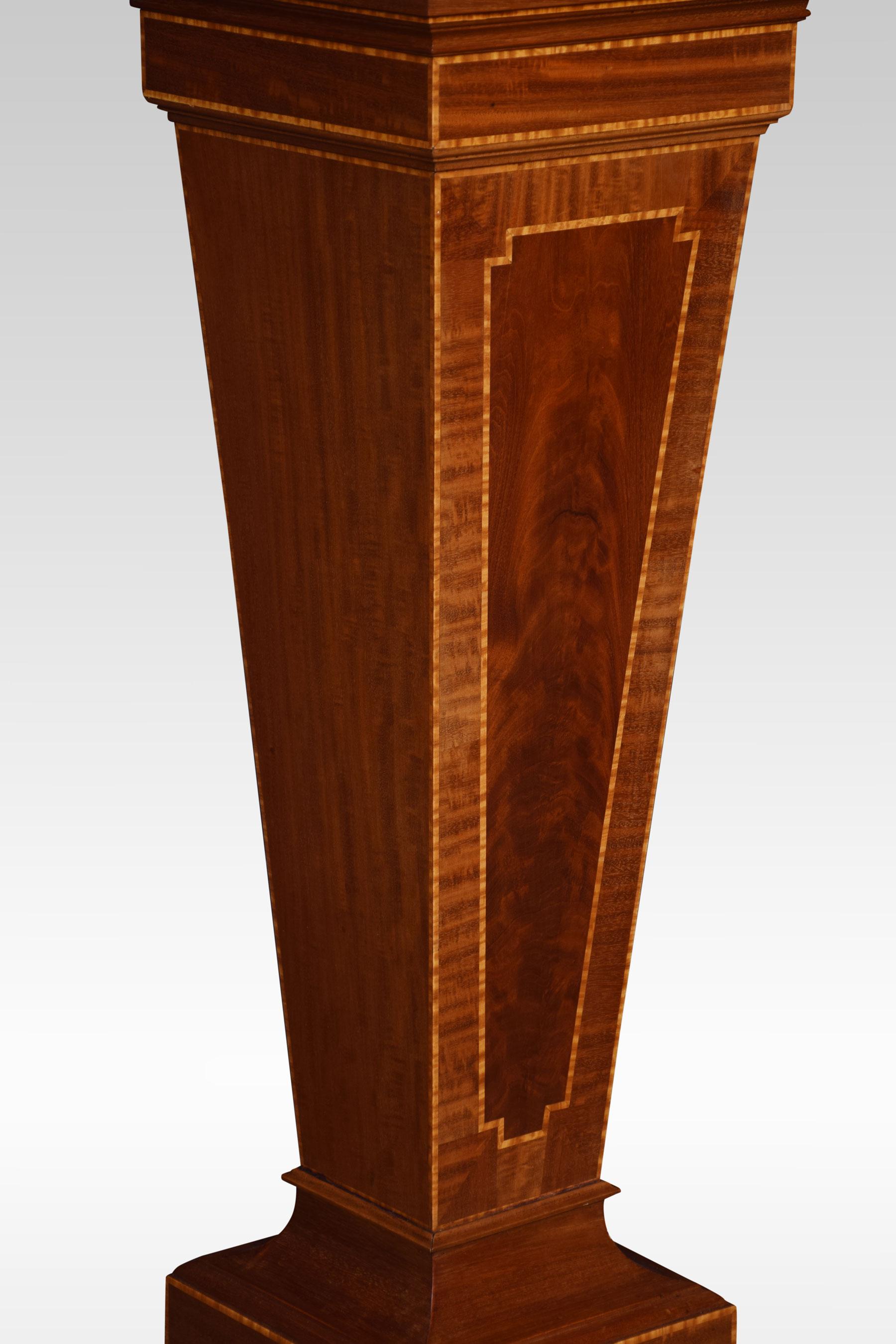 Mahogany Pedestal Torchiere Stand In Good Condition For Sale In Cheshire, GB