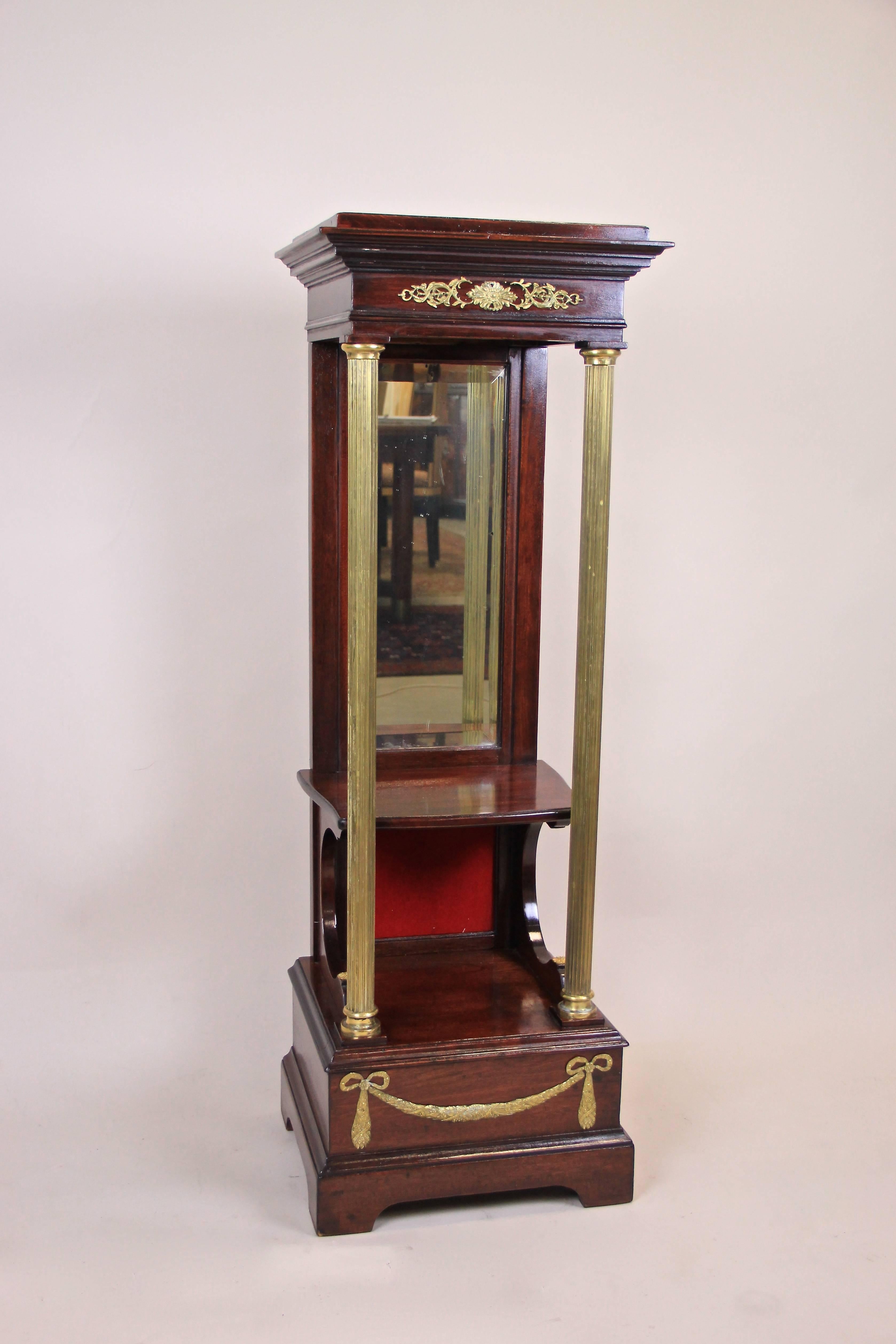 Mahogany Pedestal with Mirror Napoleon III Period, France, circa 1880 In Good Condition In Lichtenberg, AT
