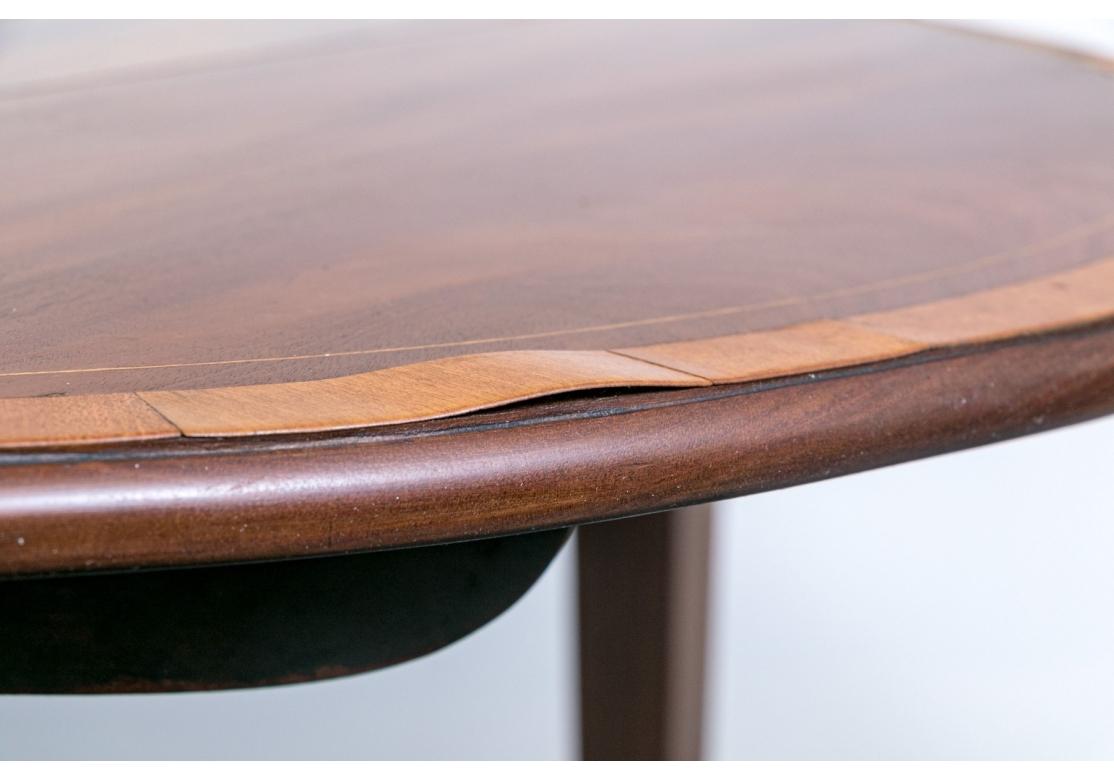 Mesa Pembroke de caoba con medallón de concha incrustado - Proyecto de restauración en venta 5