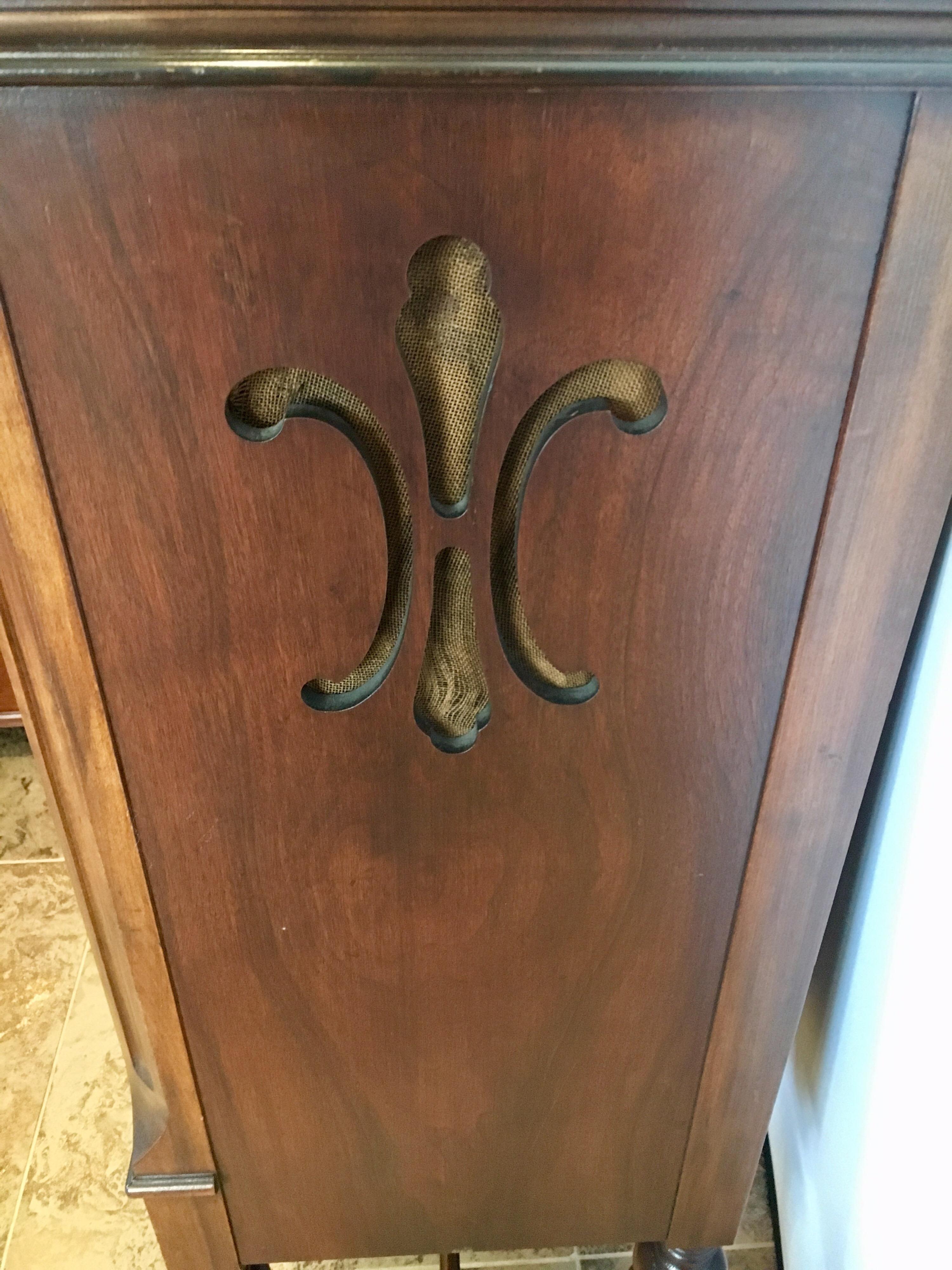 Mahogany Philco 1920s Music Radio Cabinet with Needlepoint and Carved Wood Case In Good Condition In West Hartford, CT