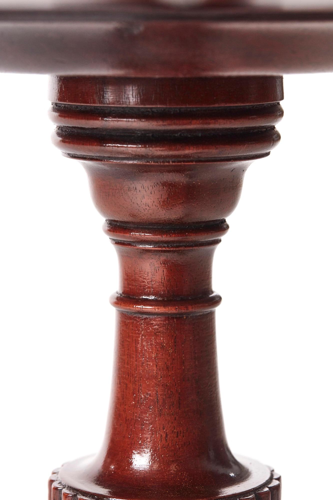 20th Century Mahogany Pie Crust Shaped Top Lamp Table For Sale