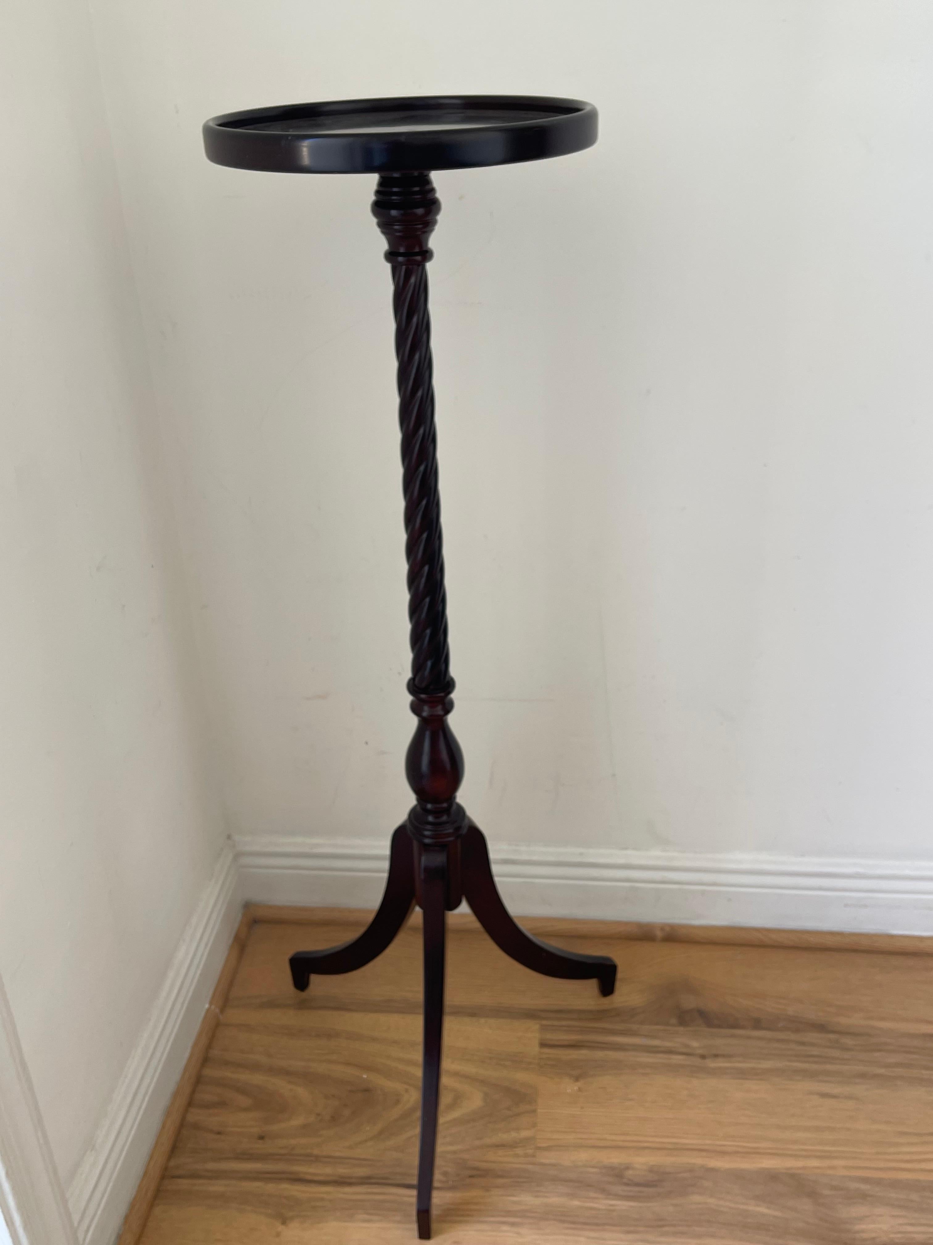 British Colonial Elegant Vintage Mahogany Plant Stand For Sale