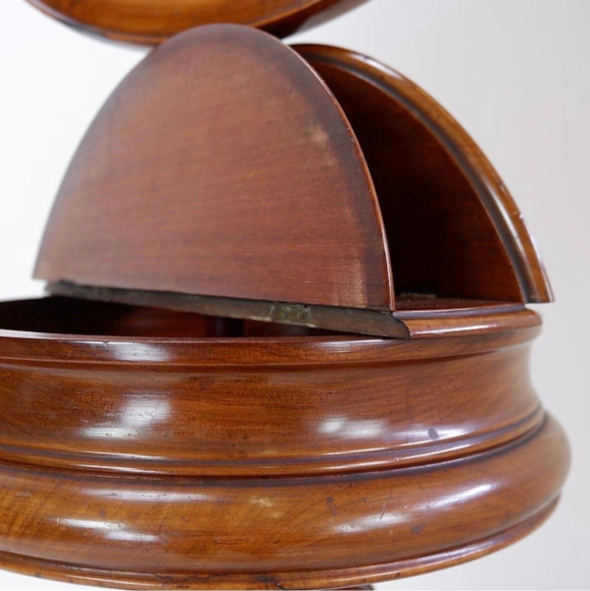 20th Century Mahogany Psyche barber mirror - Turned Wood For Sale