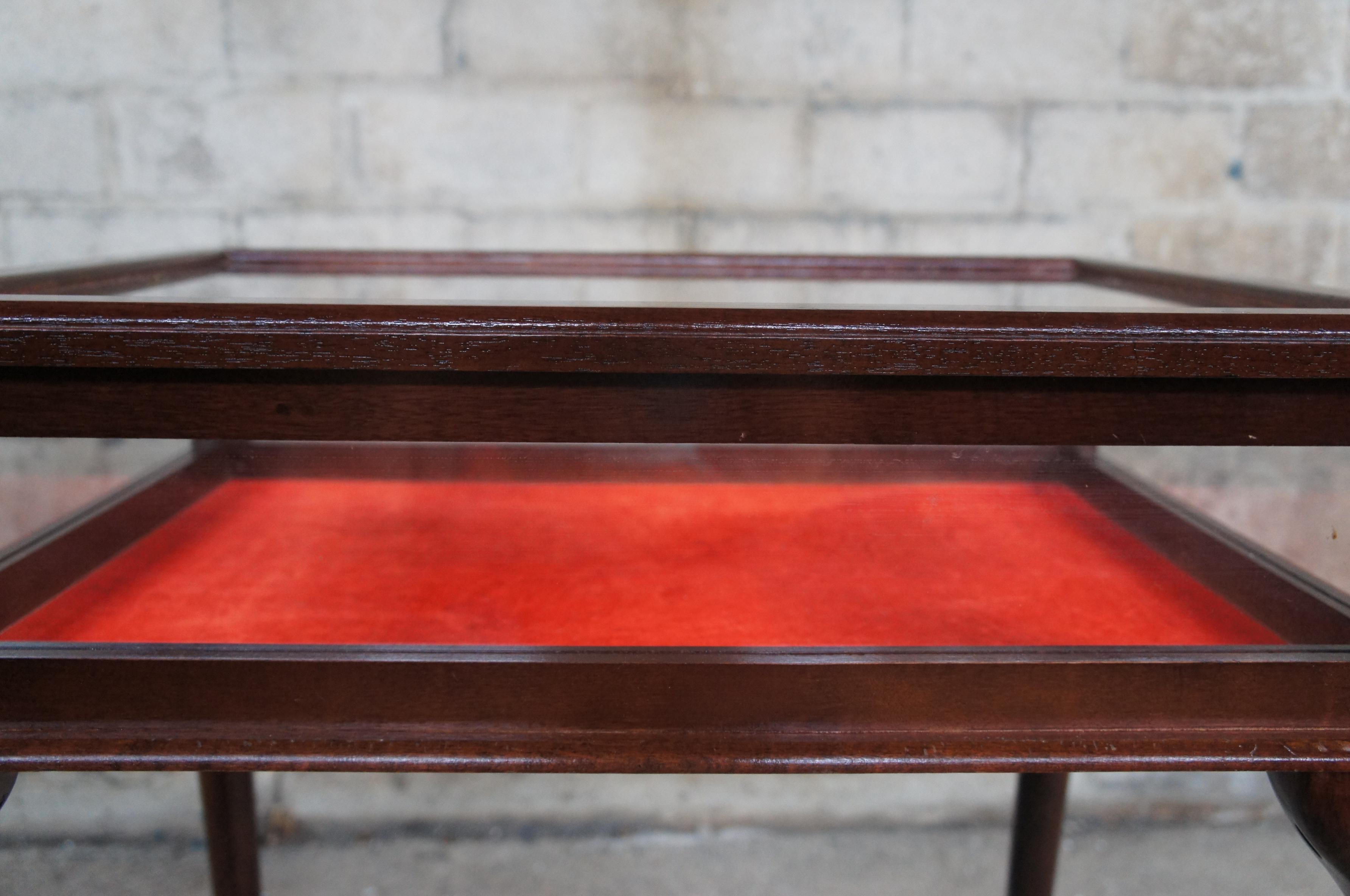 20th Century Mahogany Queen Anne Glass Top Bijouterie Vitrine Curio Display Case Side Table 2