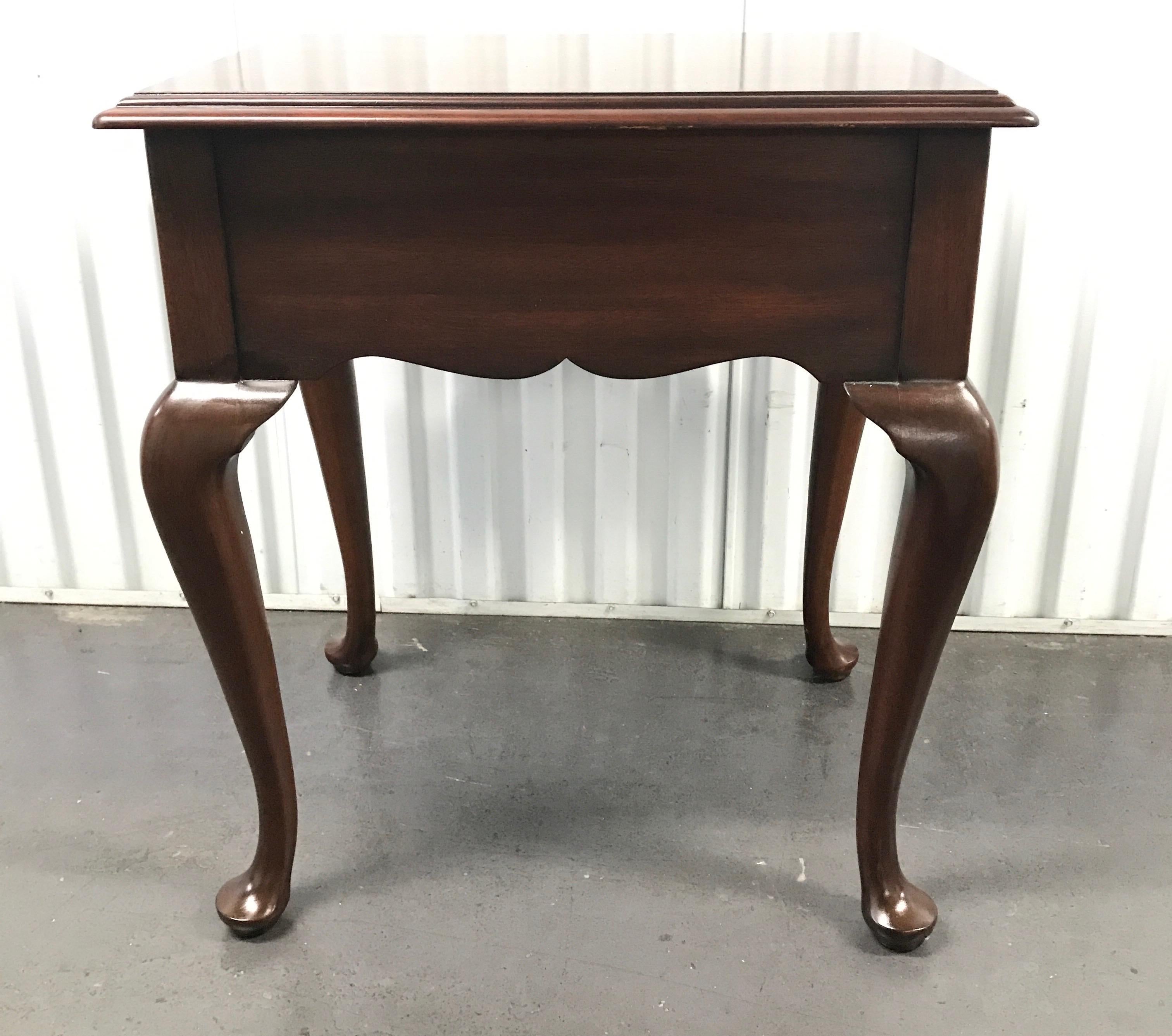 Mahogany Queen Anne Style Nightstand / Side Table by Henkel Harris In Good Condition In West Palm Beach, FL