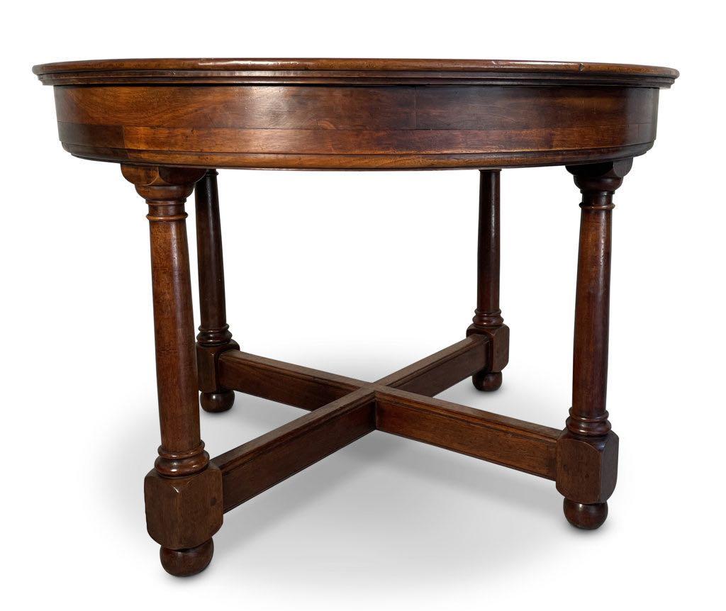 19th century English round mahogany center hall table.
Traditional lower cross stretcher.
Can also be used as a side table.
 
