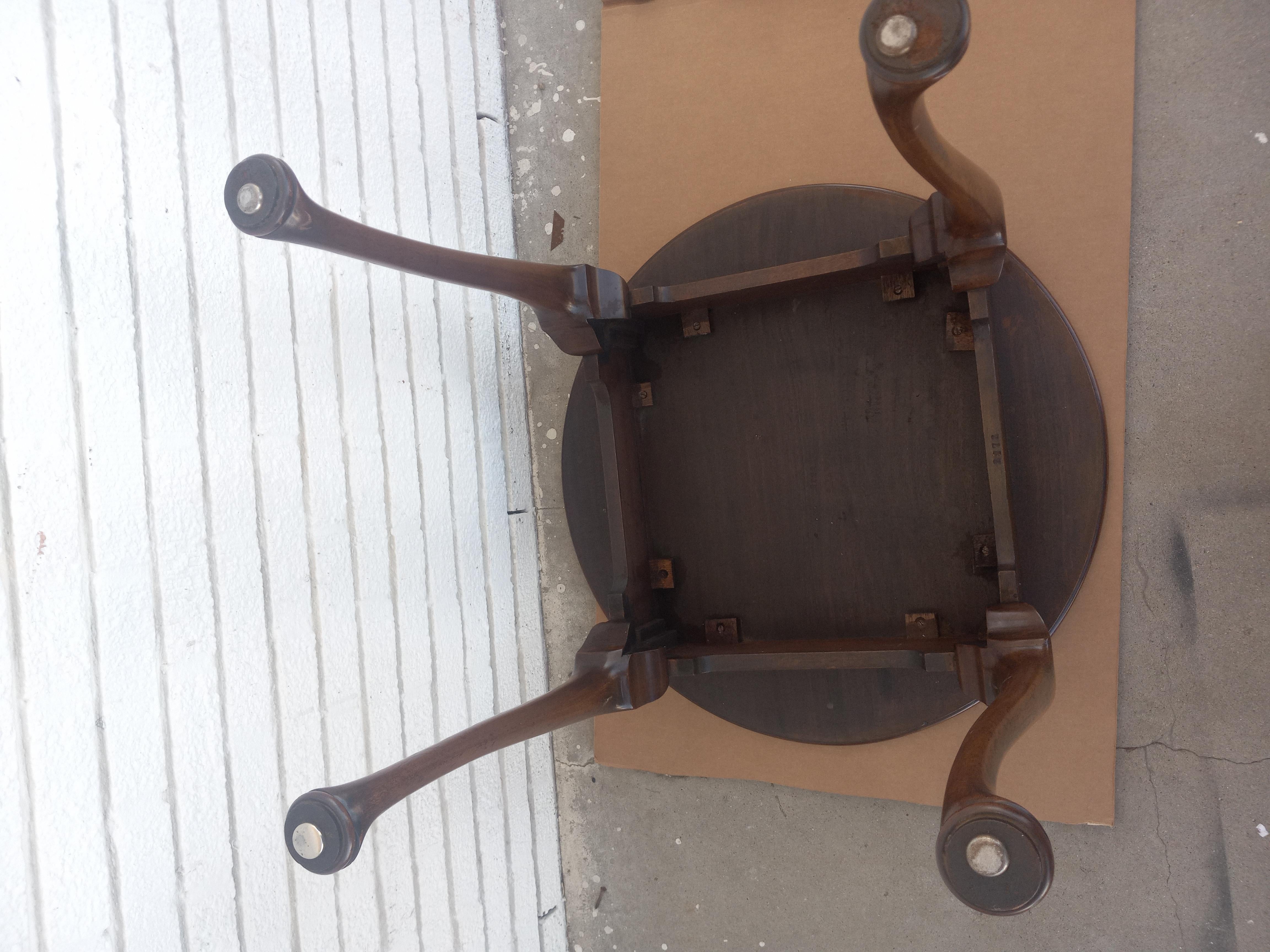 Mahogany Round Table

29