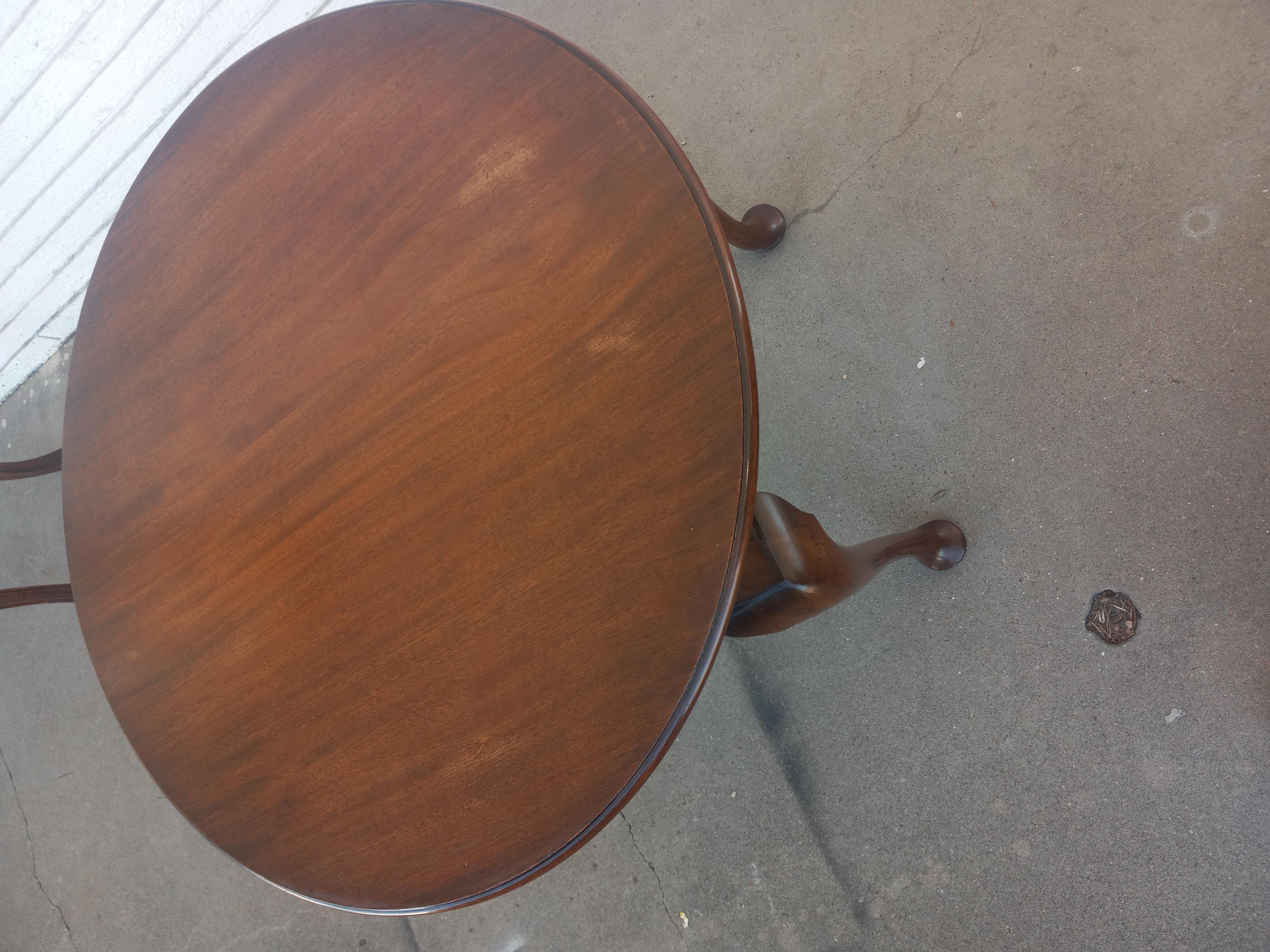 20th Century Mahogany Round Table For Sale
