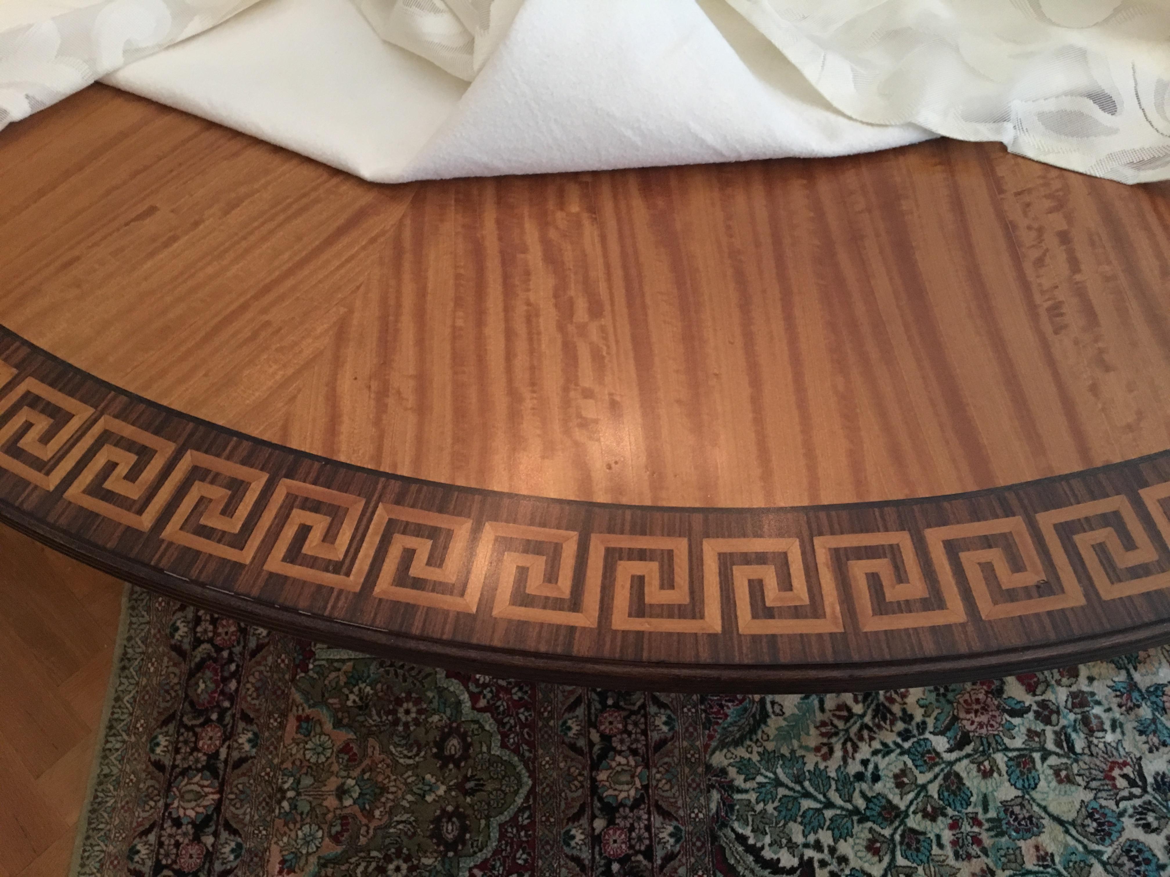 English Mahogany Round Table with Greek Key Inlay on a Decorative Pedestal, 20th Century