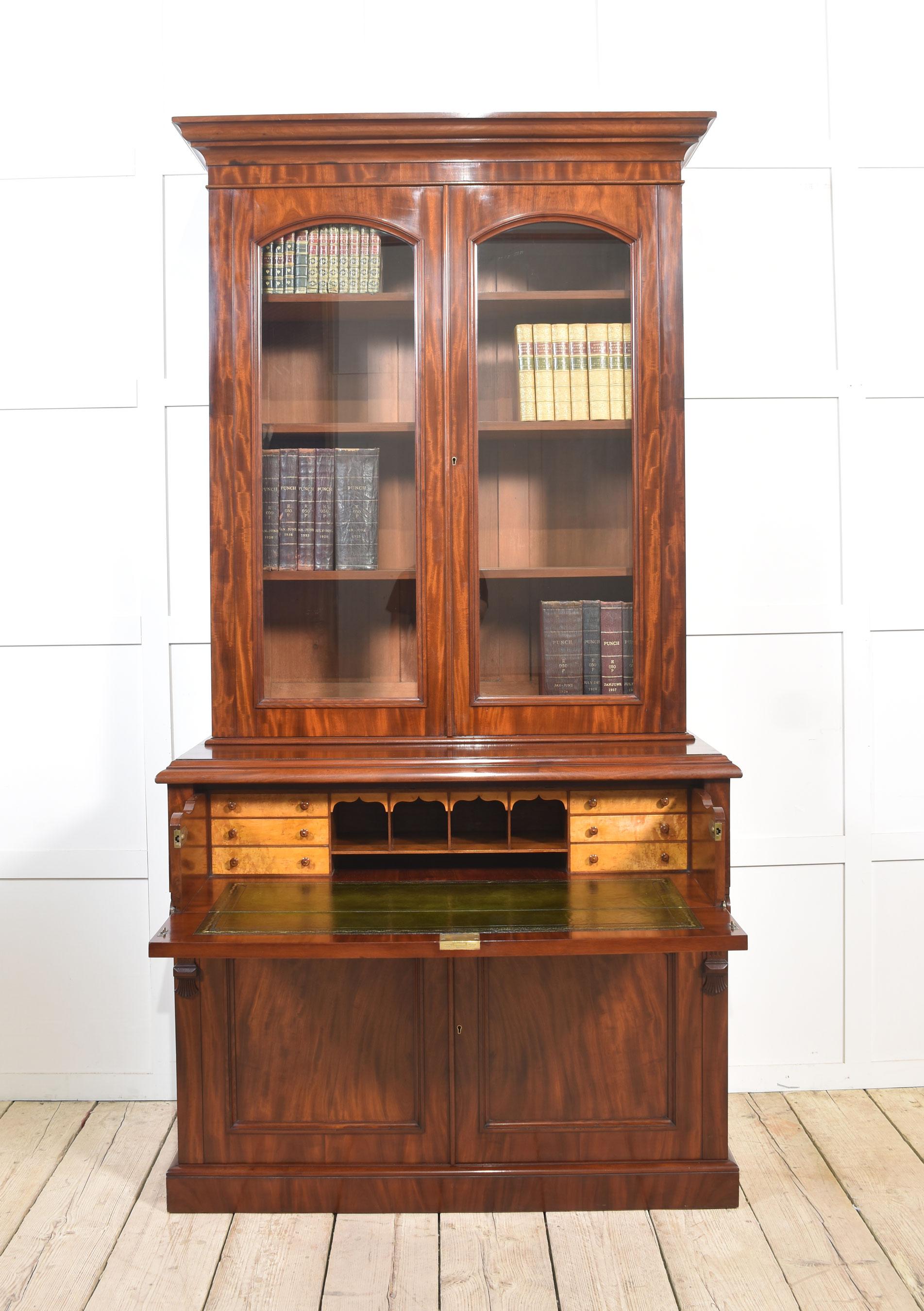 Mahagoni Sekretär Bücherregal (Britisch) im Angebot