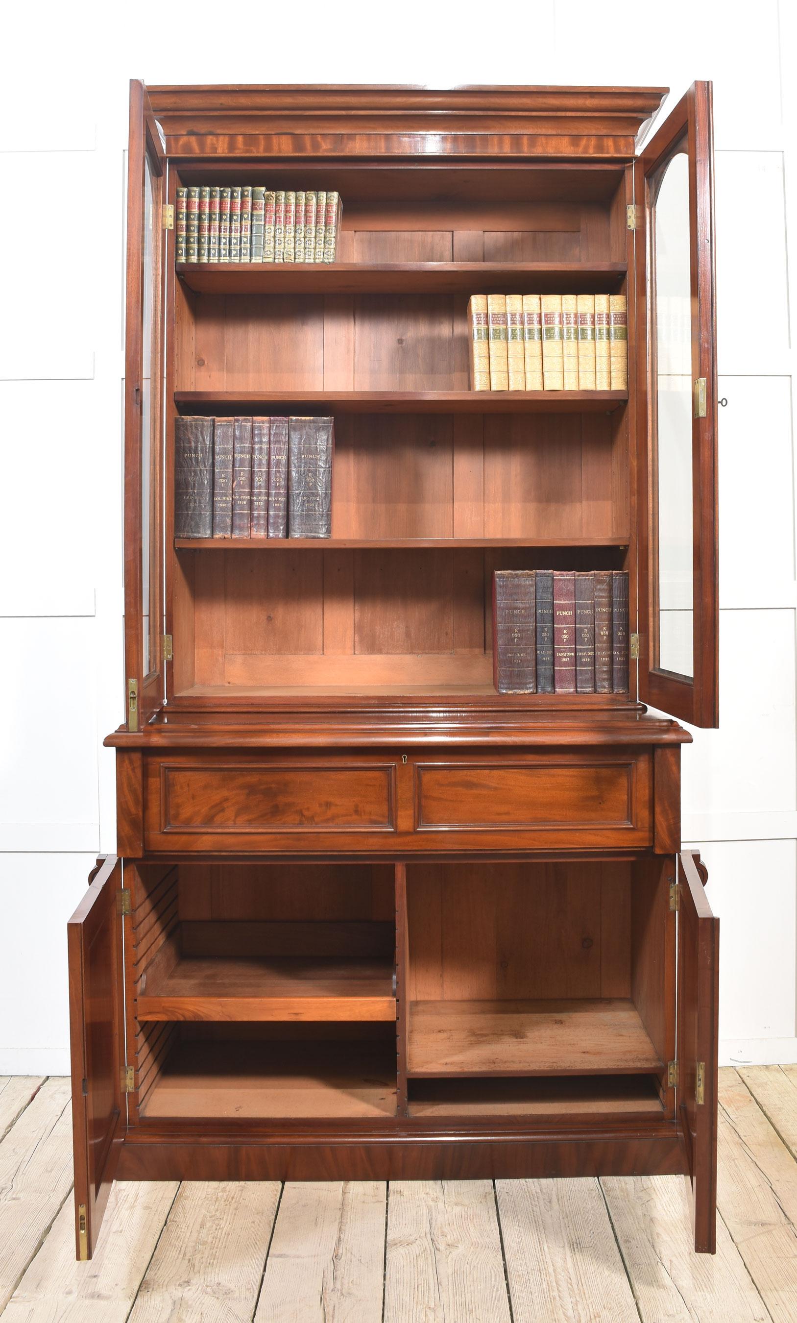 Mahagoni Sekretär Bücherregal (Holz) im Angebot