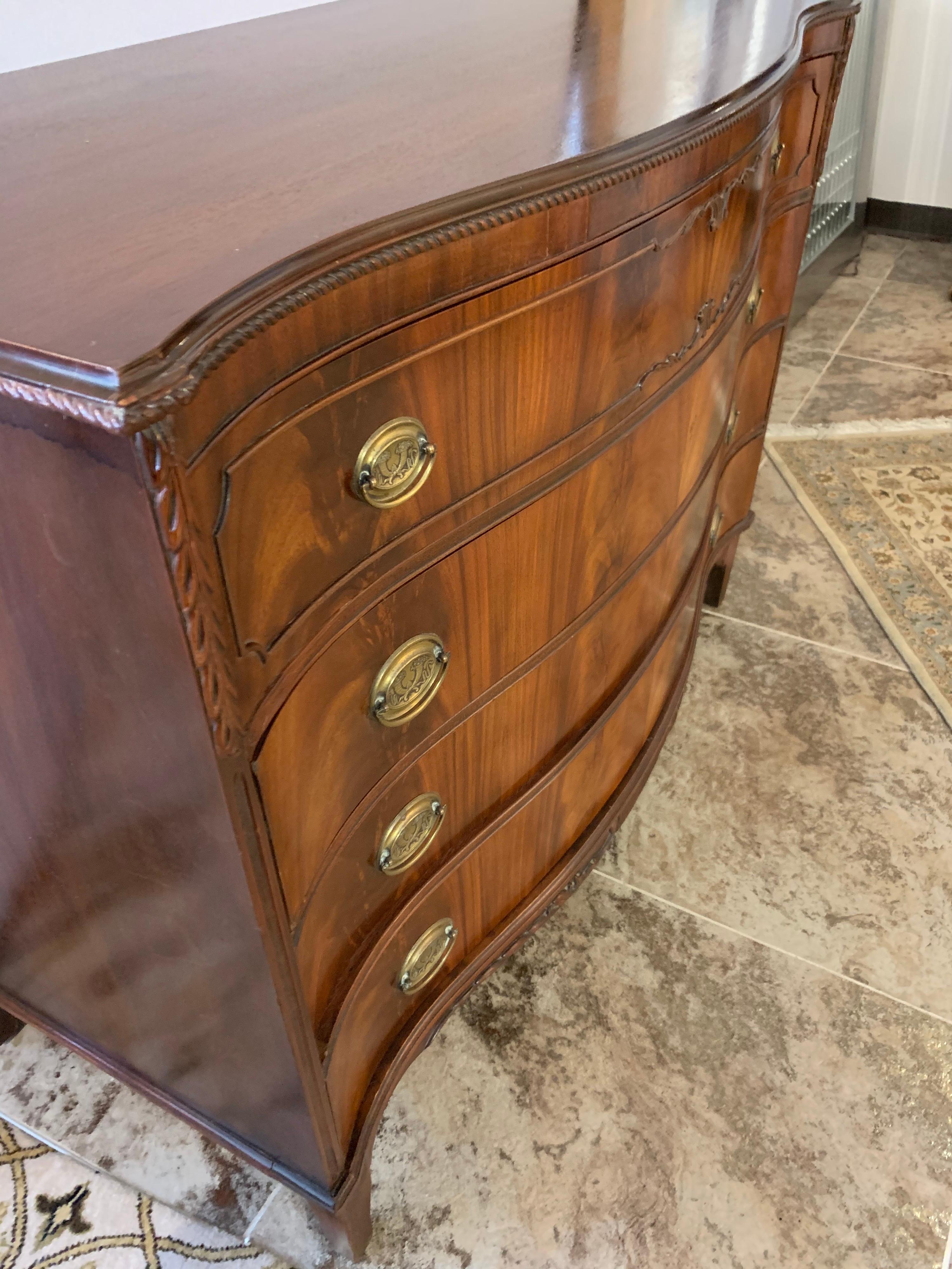 Mahogany Serpentine Four-Drawer Dresser Chest of Drawers Commode 4