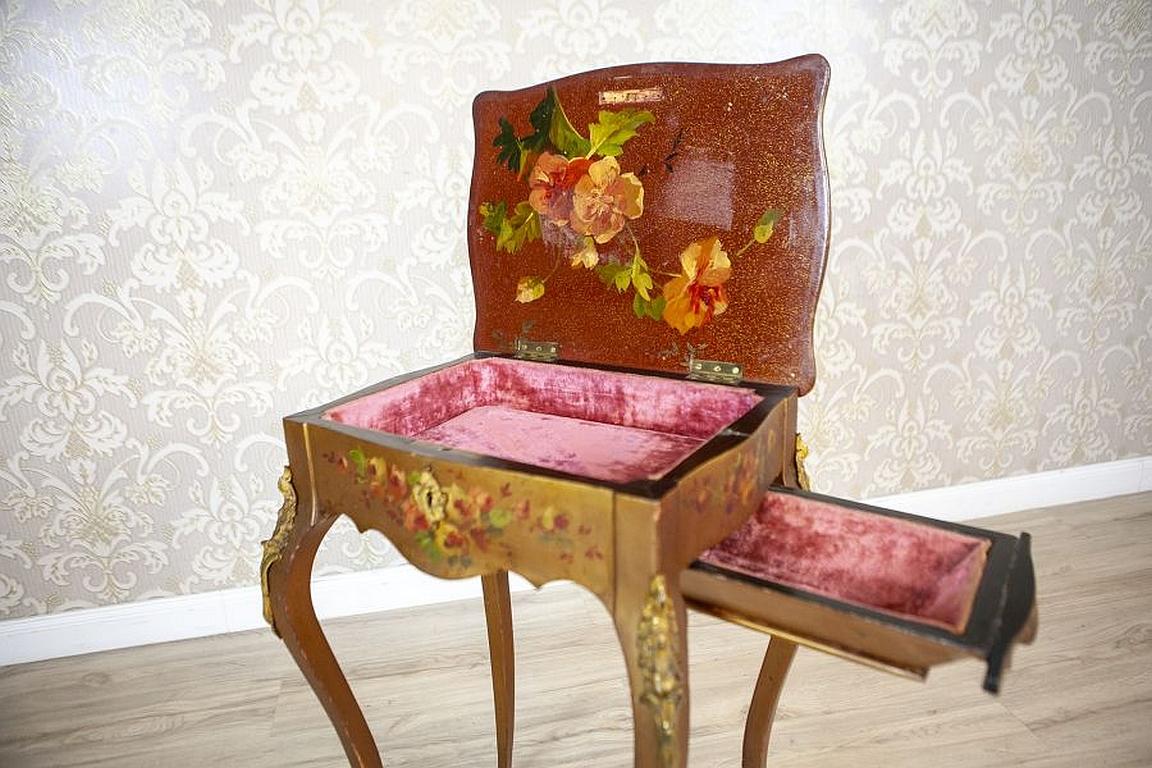Mahogany Sewing Table with Brass Details from the Late 19th Century For Sale 1