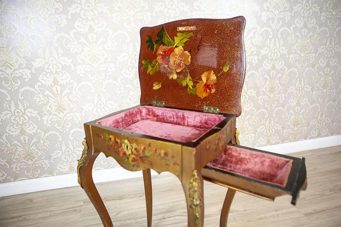 Table à couture en acajou avec détails en laiton de la fin du XIXe siècle Bon état - En vente à Opole, PL