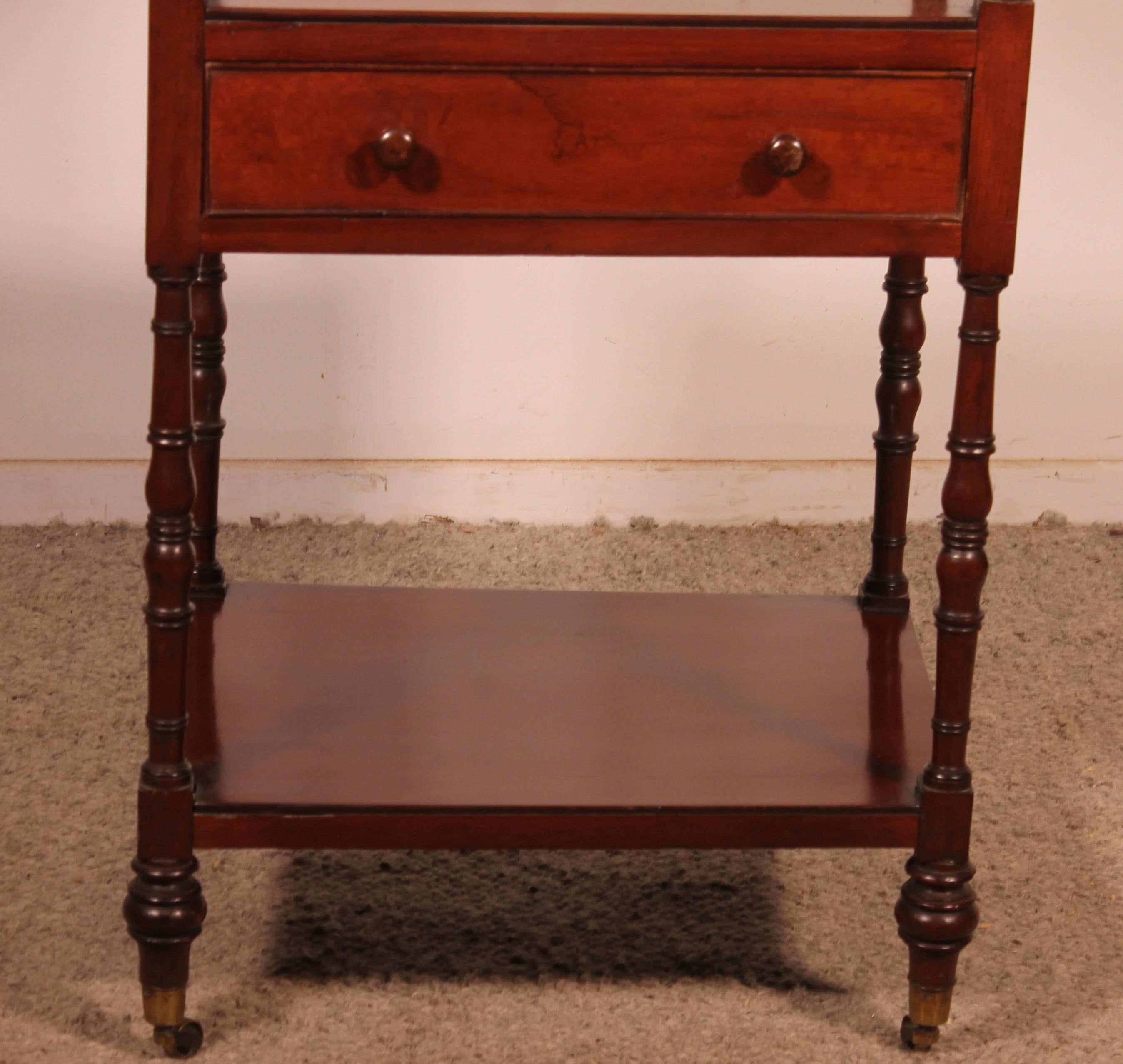 Early Victorian Mahogany Shelf Called Whatnot, From The First Part Of The 19th Century For Sale