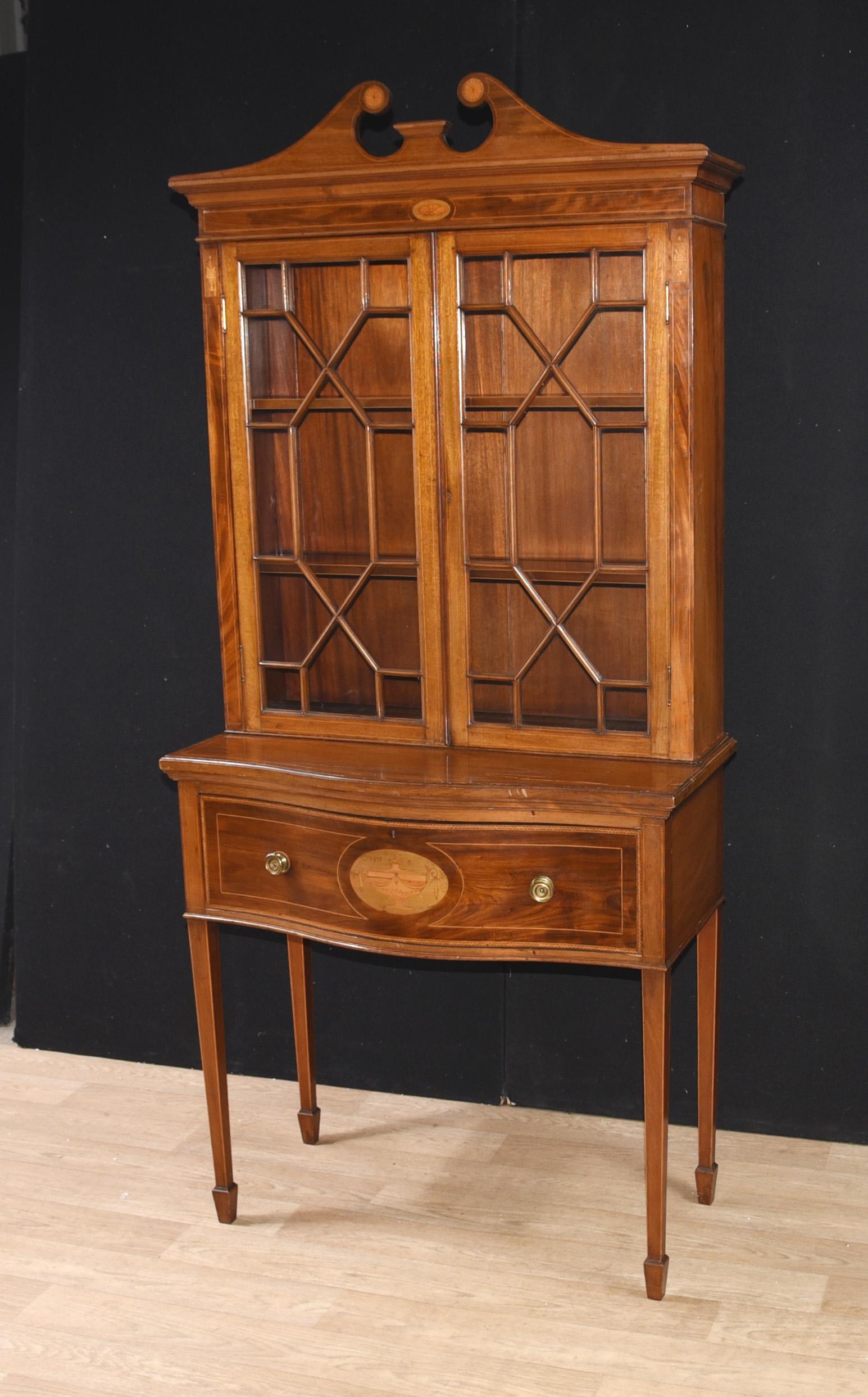 Mahogany Sheraton Regency Display Cabinet Bookcase In Good Condition For Sale In Potters Bar, GB