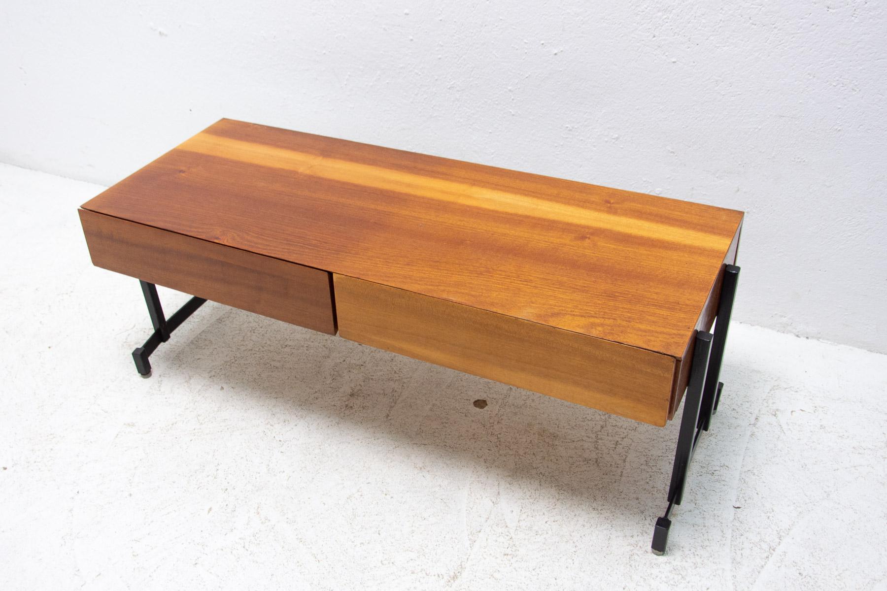 Mahogany Side or TV Table, Czechoslovakia, 1970´S For Sale 5