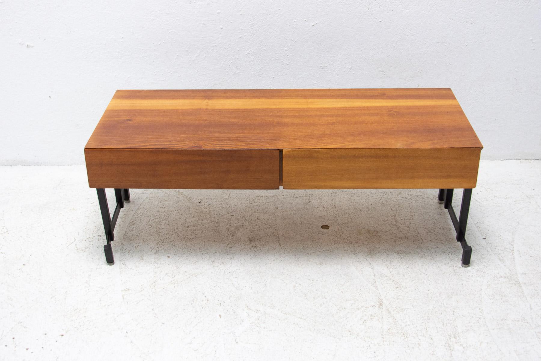 Mahogany Side or TV Table, Czechoslovakia, 1970´S For Sale 7
