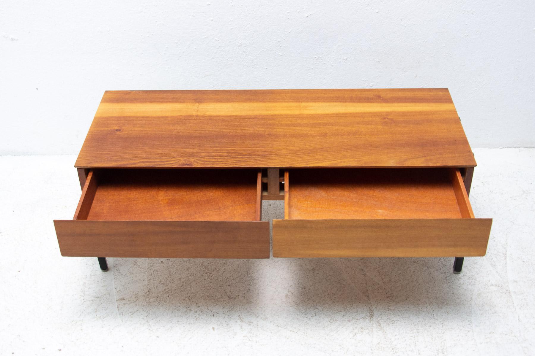 Mid-Century Modern Mahogany Side or TV Table, Czechoslovakia, 1970´S For Sale