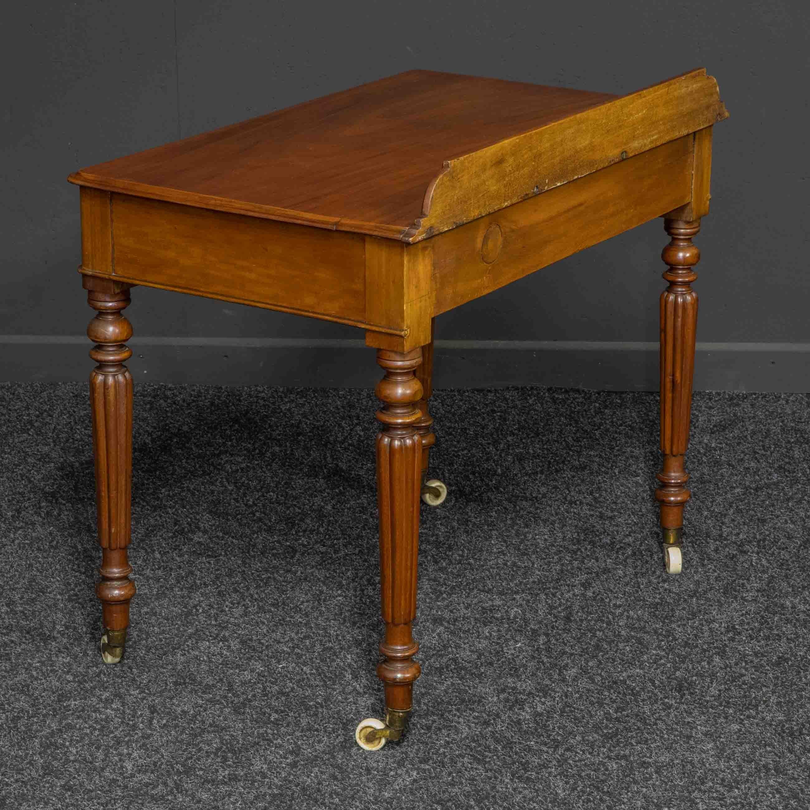 Mahogany Side Table by Maple In Good Condition For Sale In Manchester, GB