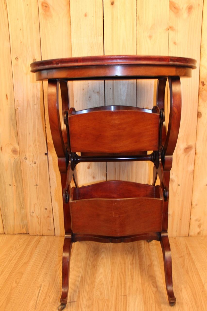 Mahogany Side Table, English, Magazine Holder In Good Condition For Sale In charmes, FR