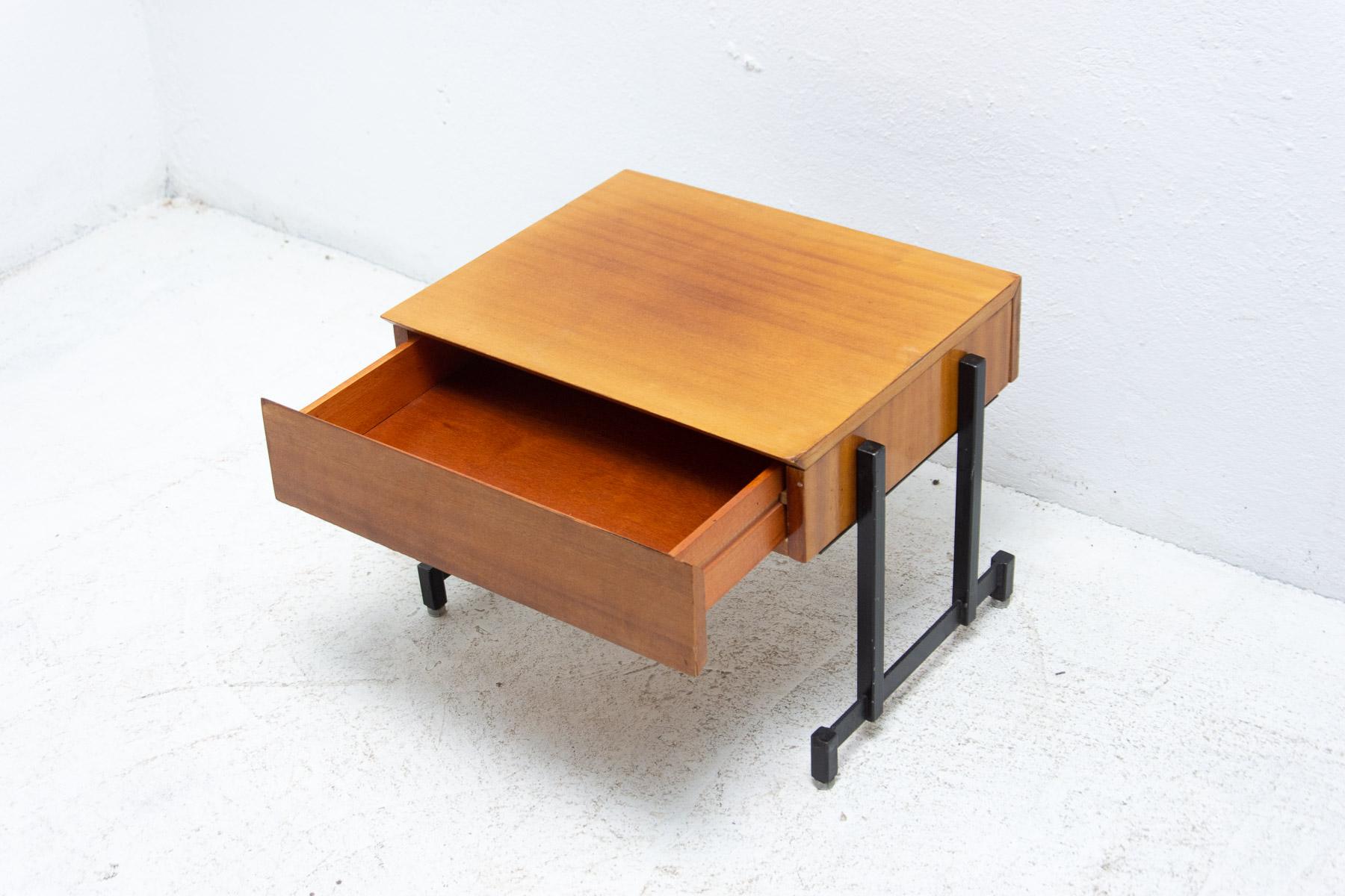 Mahogany Side Table or TV Table, Czechoslovakia, 1970's In Good Condition For Sale In Prague 8, CZ