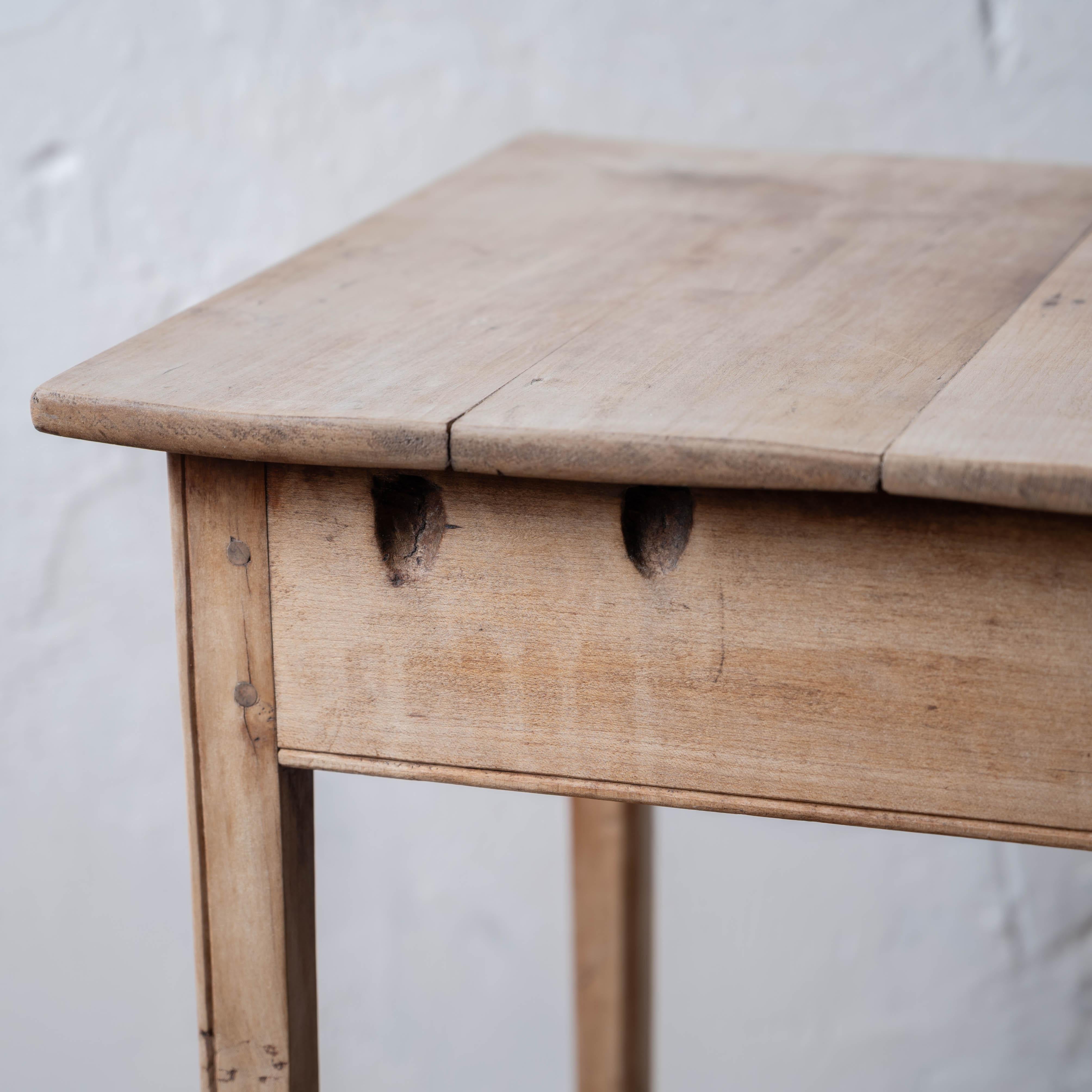 Mahogany Side Table with X Stretcher, 18th Century For Sale 13