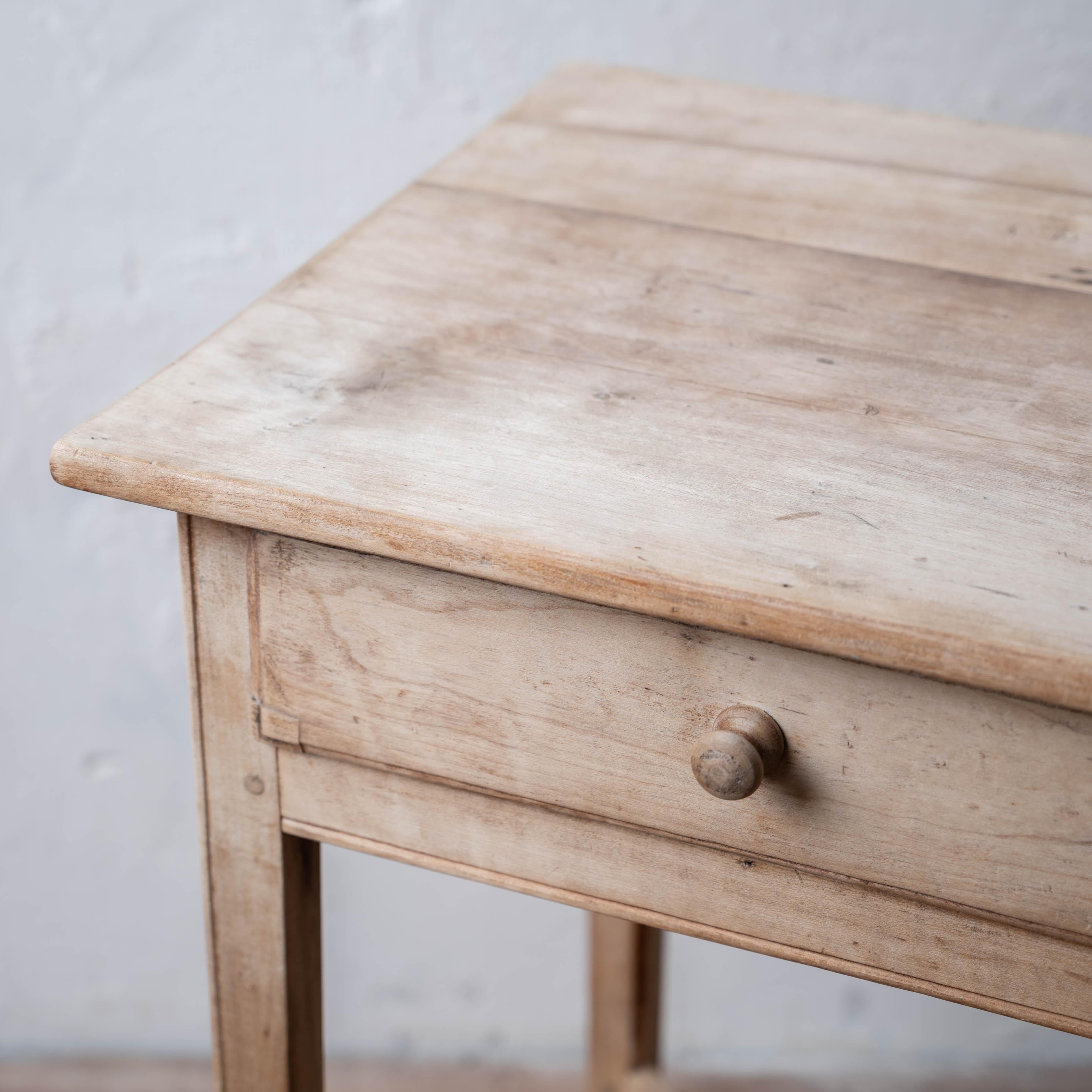 Mahogany Side Table with X Stretcher, 18th Century For Sale 2