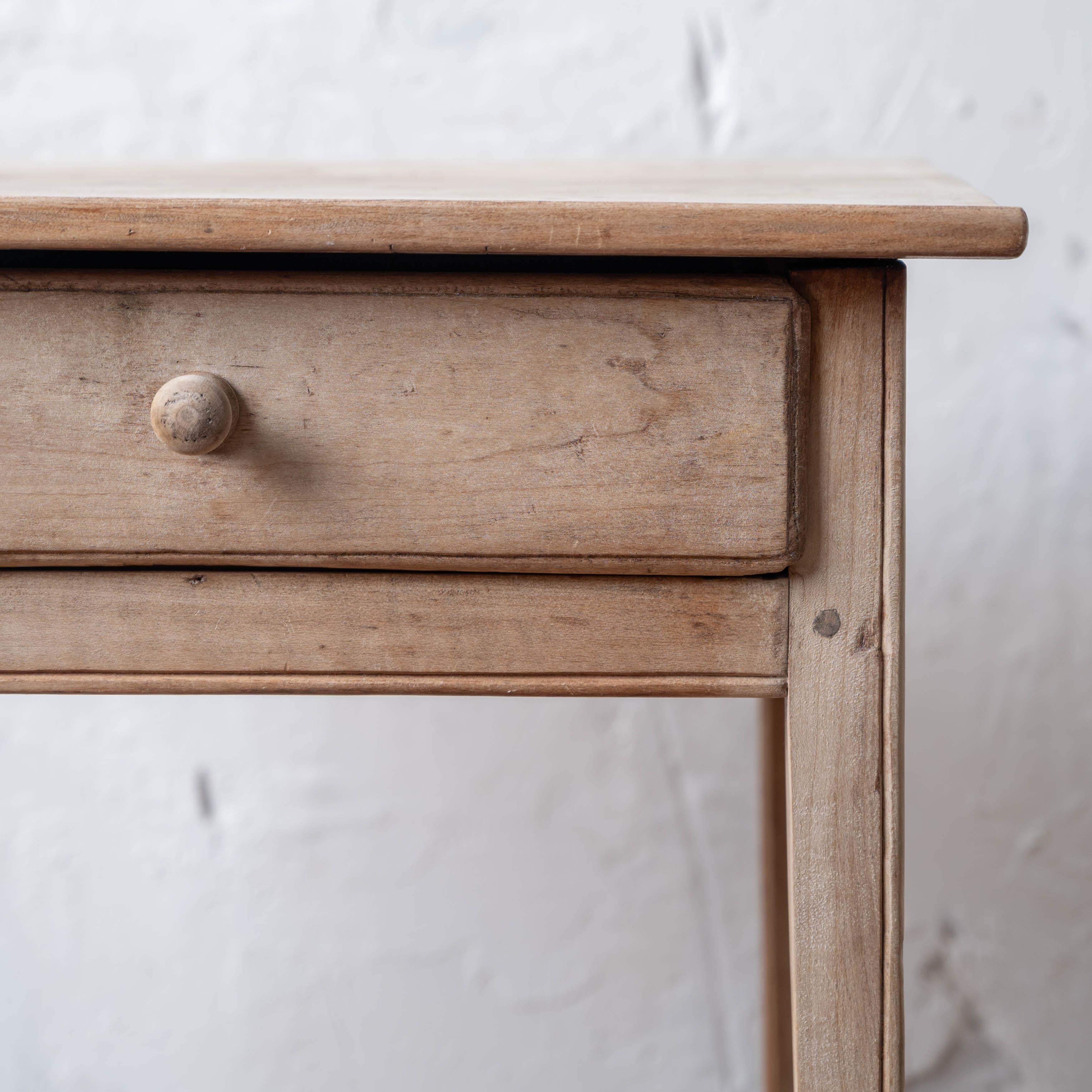 Mahogany Side Table with X Stretcher, 18th Century For Sale 5
