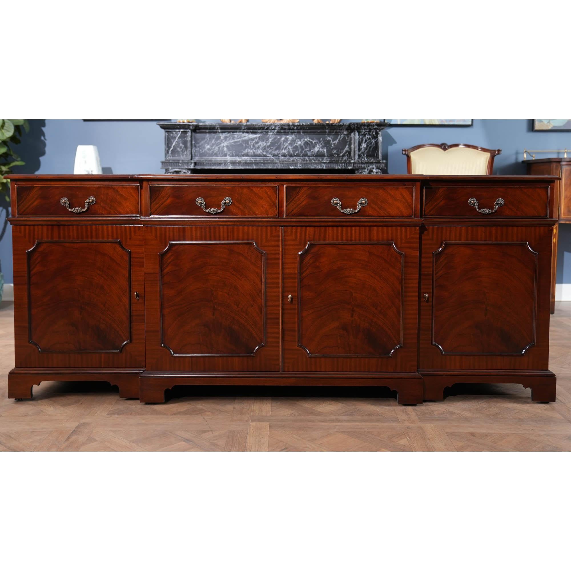 Mahogany Sideboard In New Condition For Sale In Annville, PA