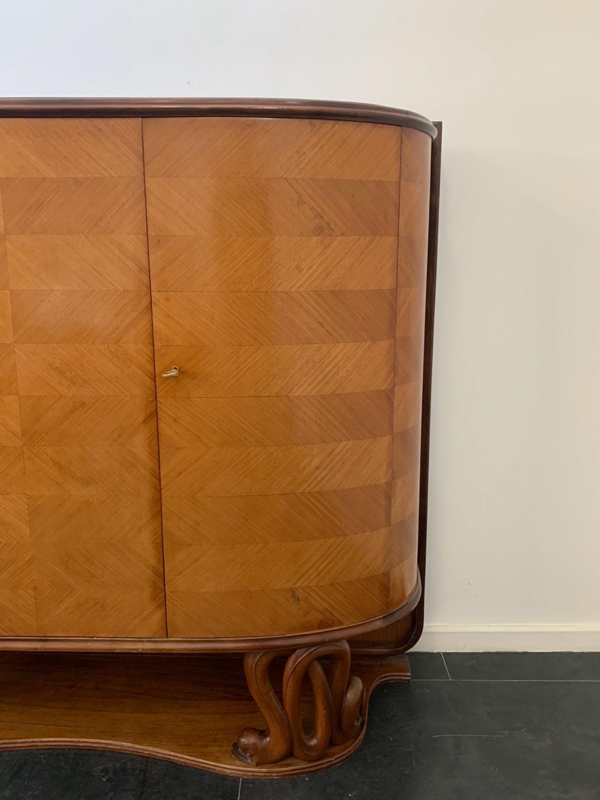 Mahogany sideboard veneered in cherry wood by Fratelli Tagliabue, 1940s In Good Condition For Sale In Montelabbate, PU