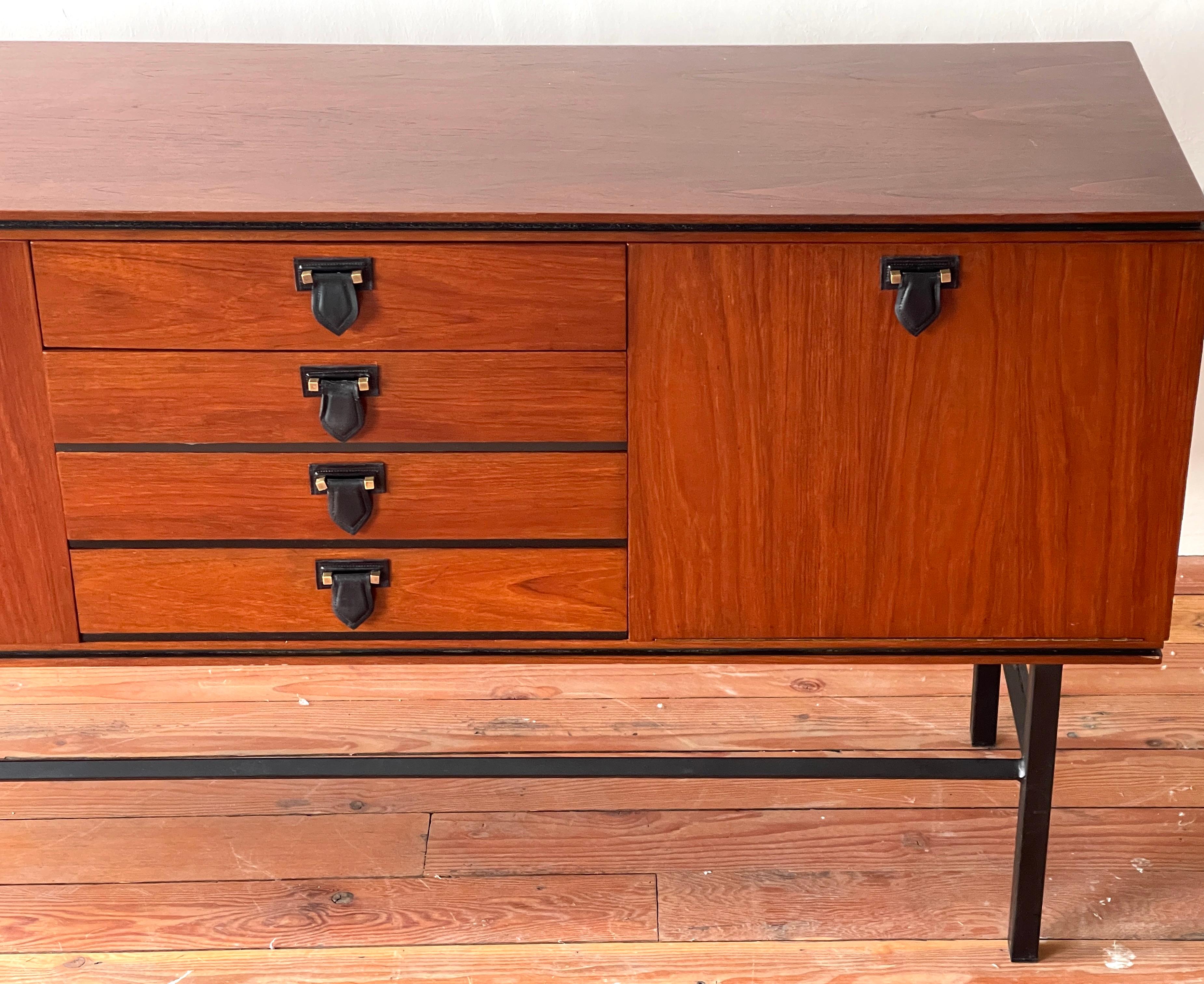 Mahogany Sideboard w/ Leather In Good Condition For Sale In Beverly Hills, CA
