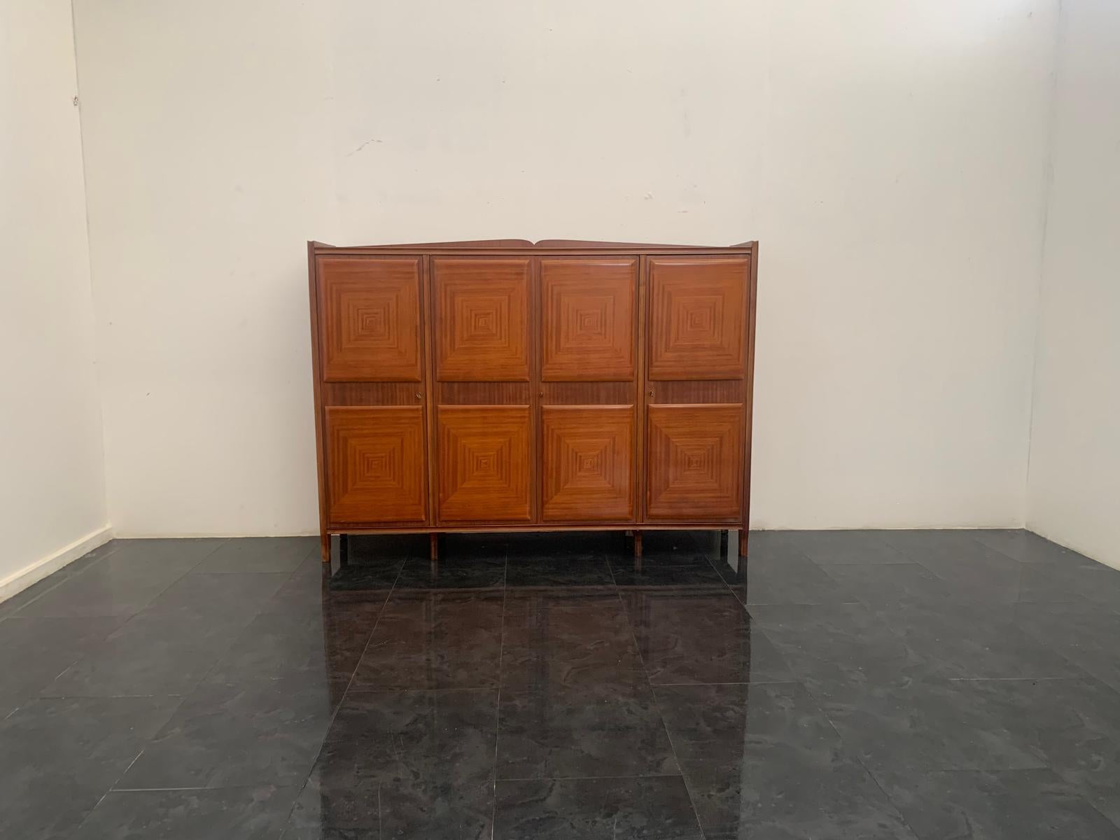 Credenza in mogano con bugne intarsiate, anni '50 in vendita 6