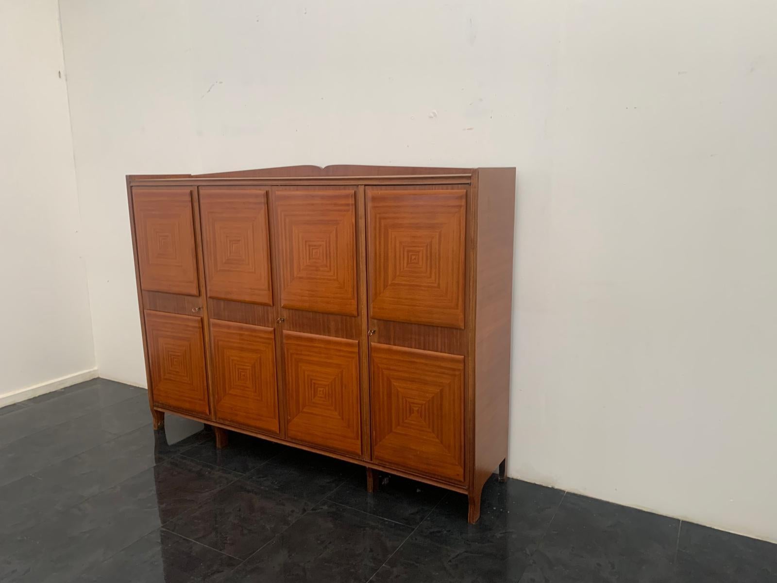 Mid-Century moderno Credenza in mogano con bugne intarsiate, anni '50 in vendita
